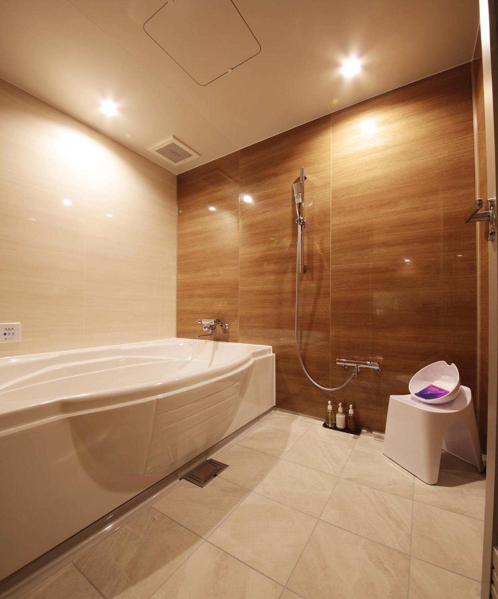 Standard Double Room - Non-Smoking thumbnail 6