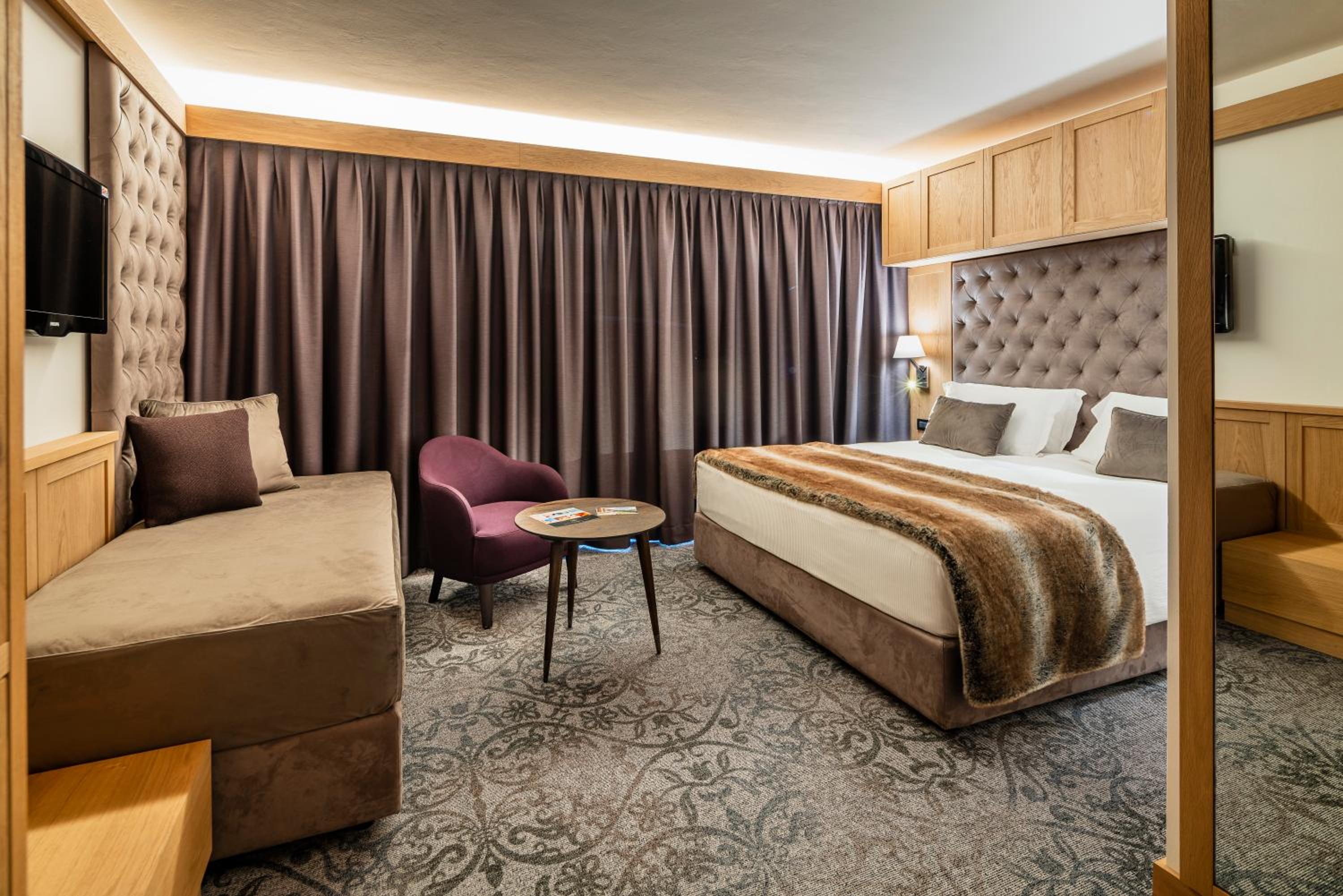 Deluxe Suite - Photo 2