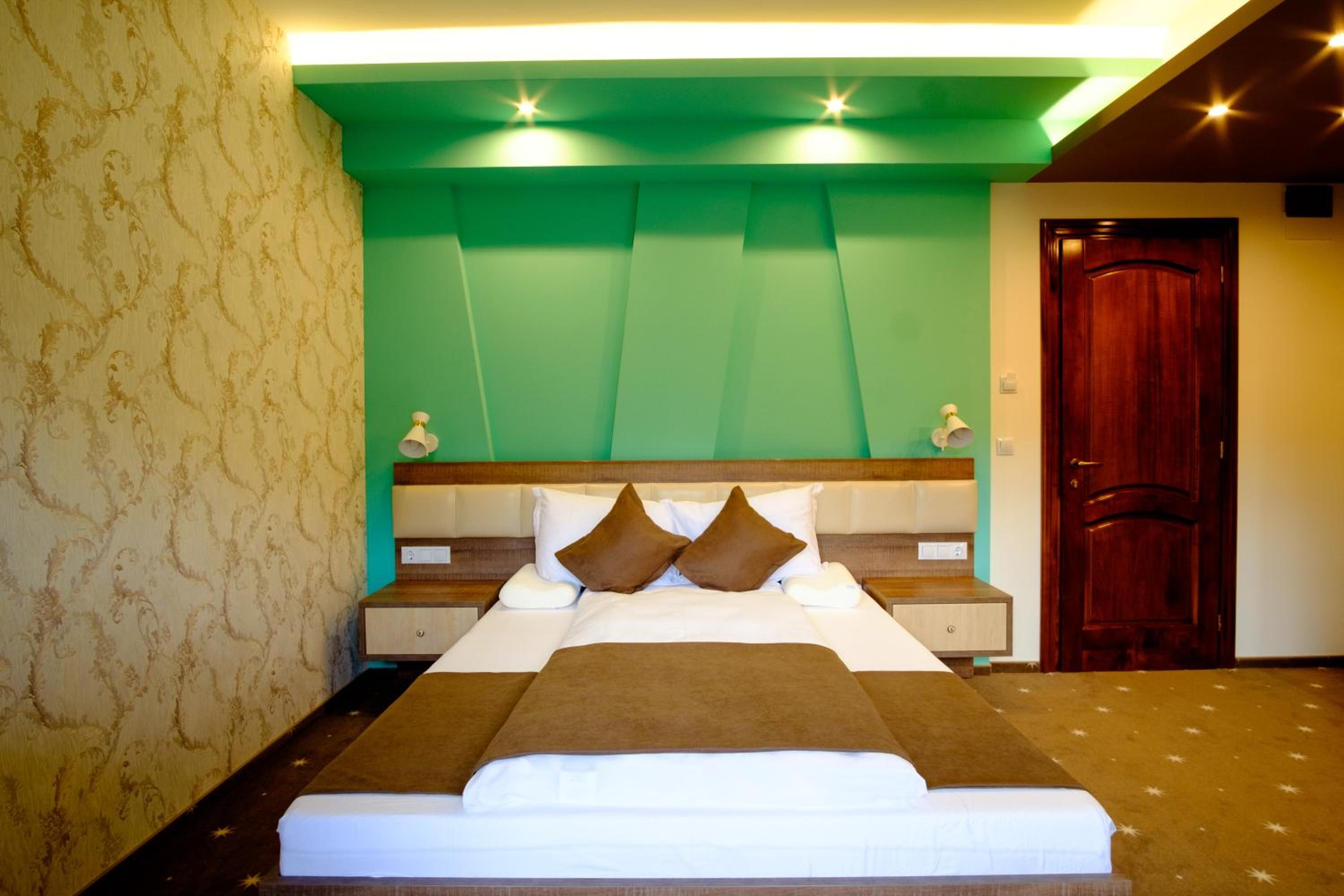 Double Room with Balcony - Photo 1
