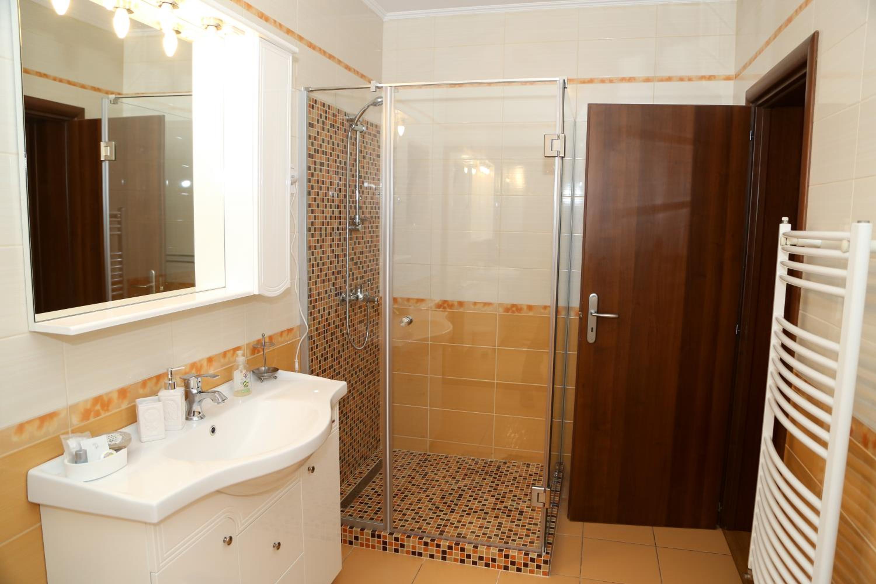 Deluxe Room (2 Adults + 1 Child) photo 3