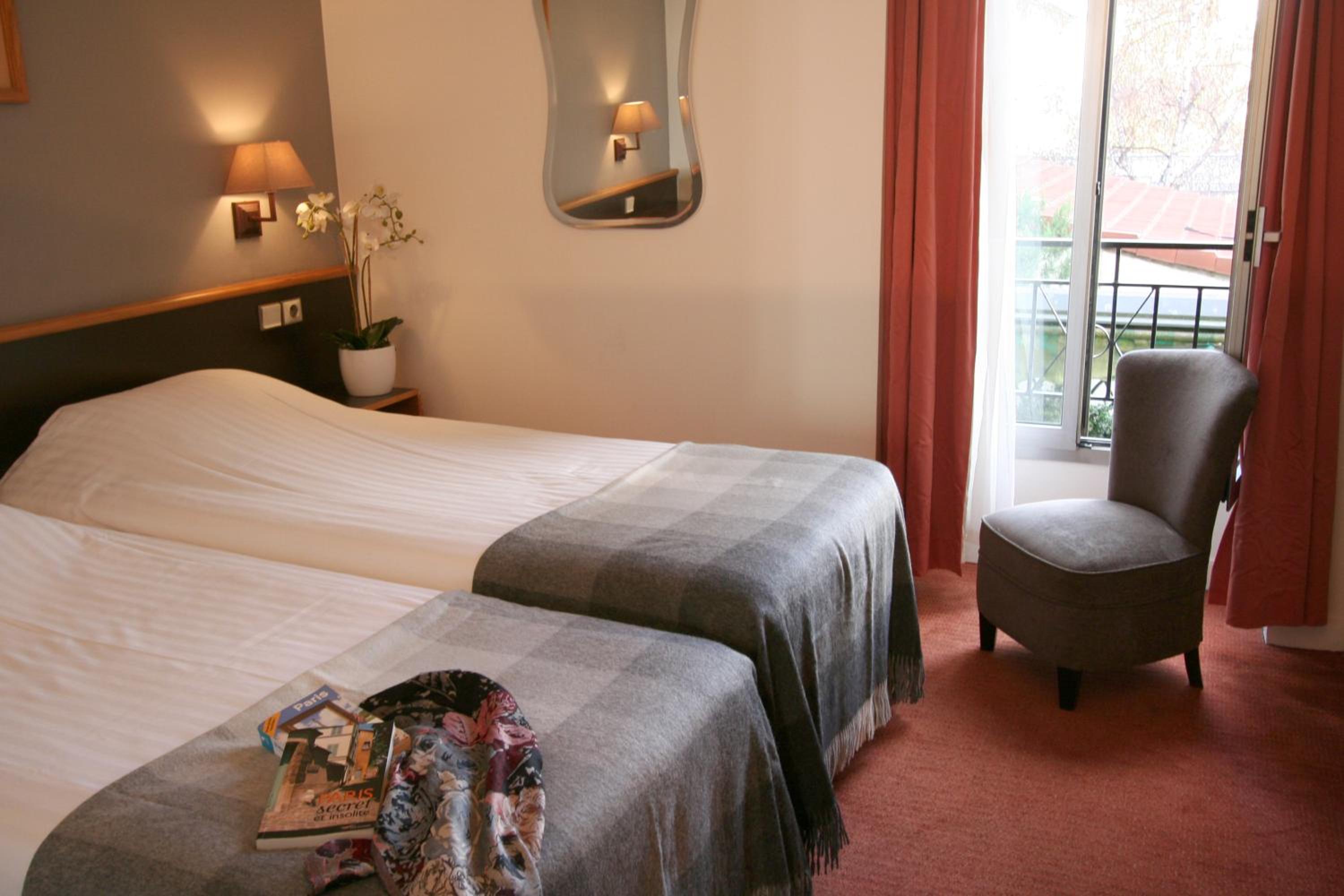 Double or Twin Room photo 3