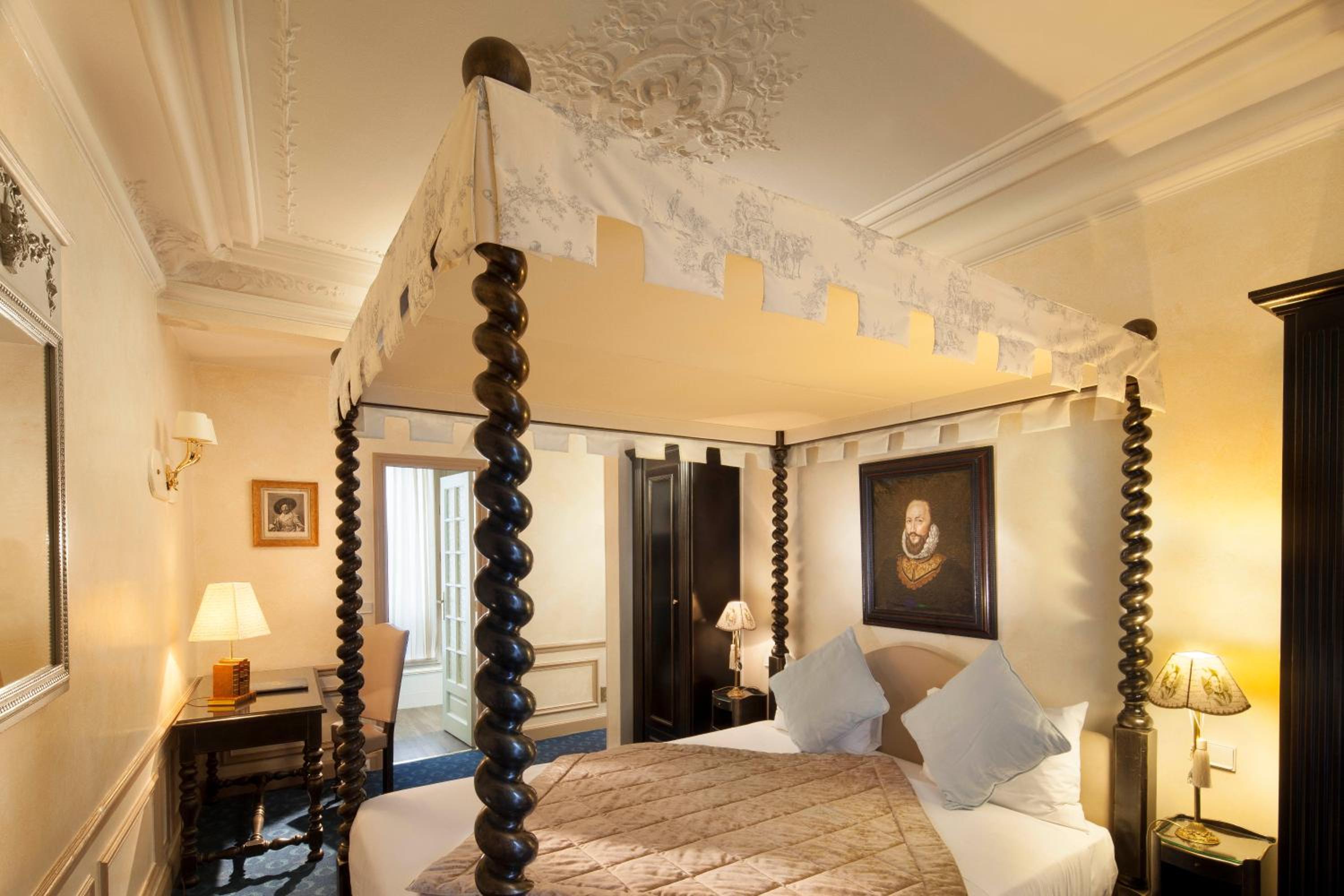 Room Elegance Double or Twin photo 1