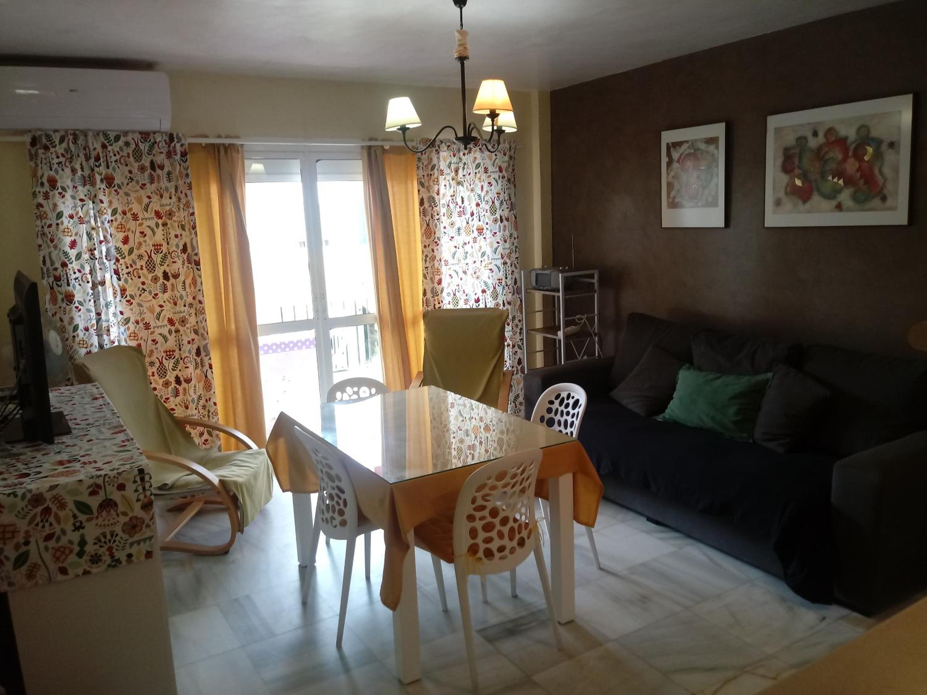 Apartamento con vista a la piscina