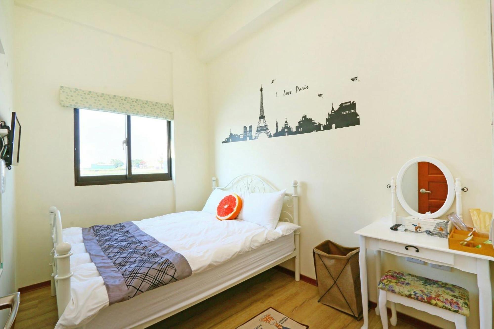 Small Double Room photo 1