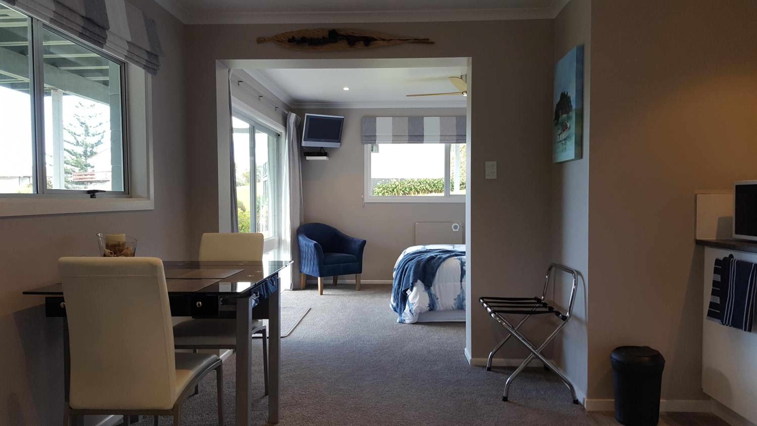 Deluxe Suite with Sea View photo 1