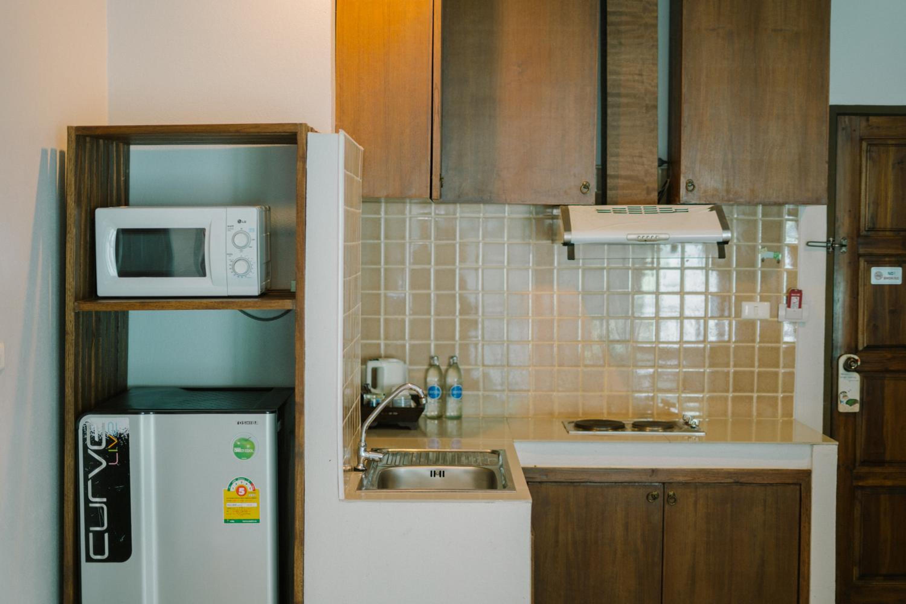 One Bedroom Grand Suite with Balcony - Photo 9