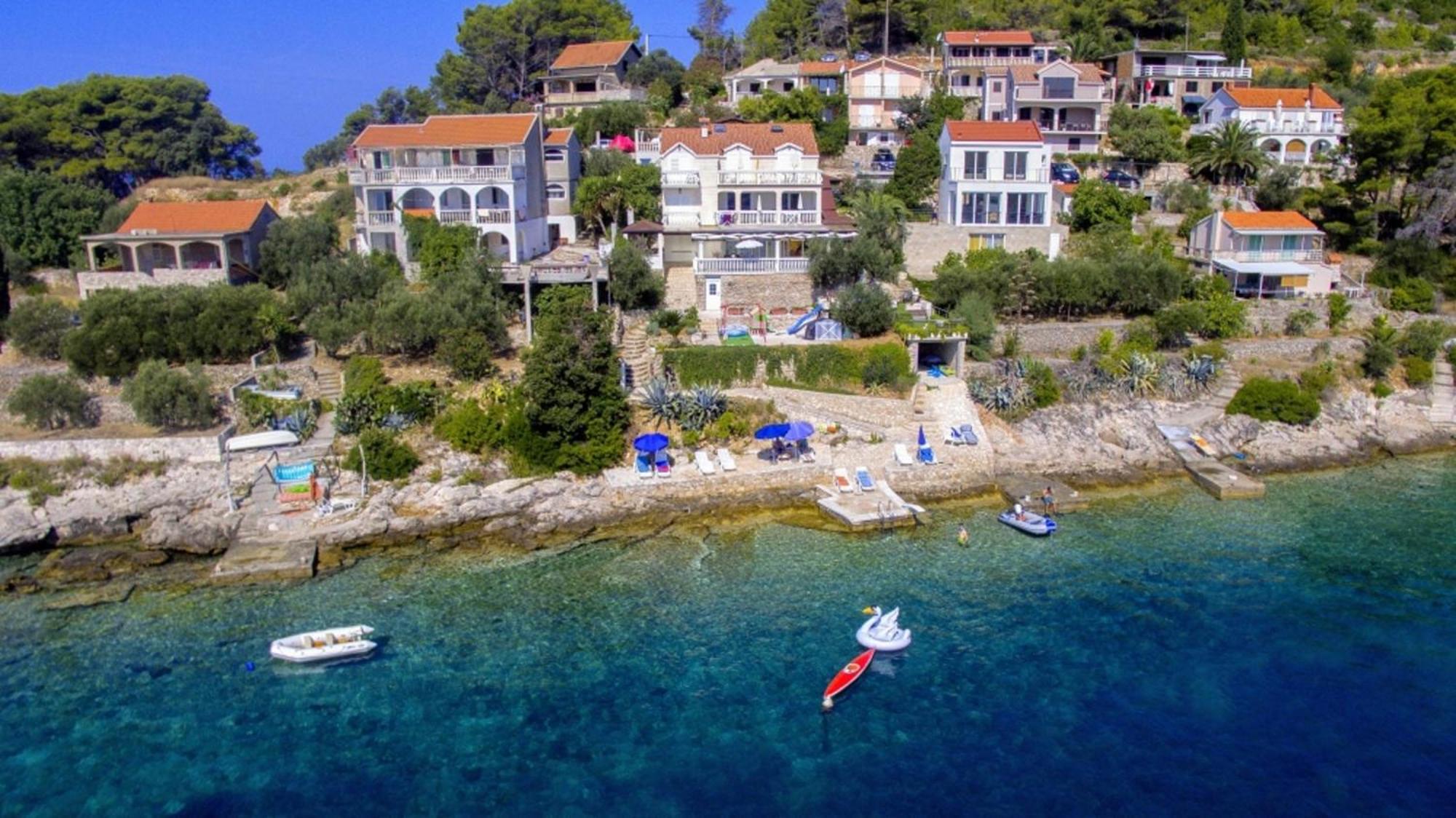 One Bedroom Apartment with Terrace and Sea View photo 2