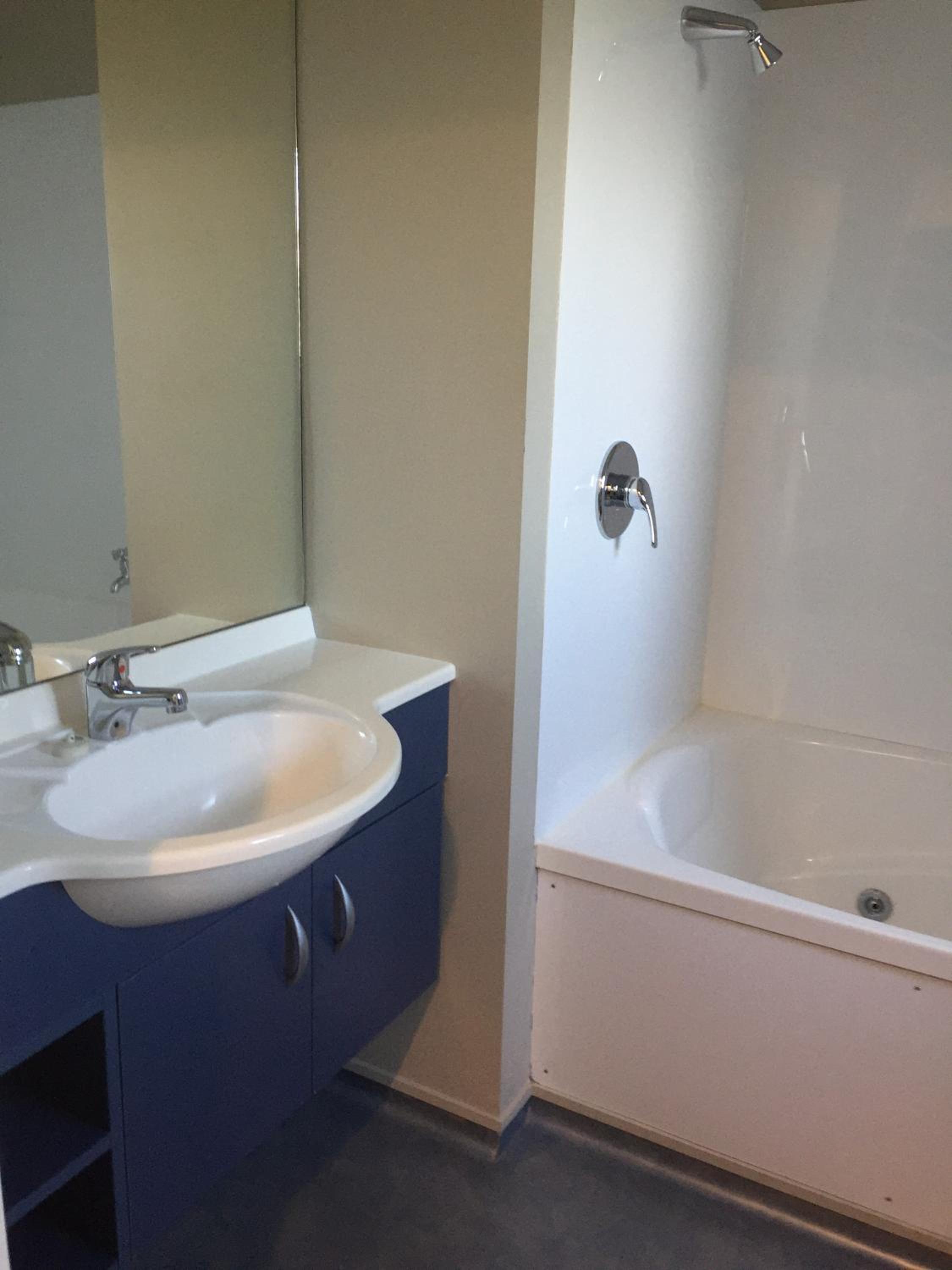 Deluxe Suite with Spa Bath photo 2