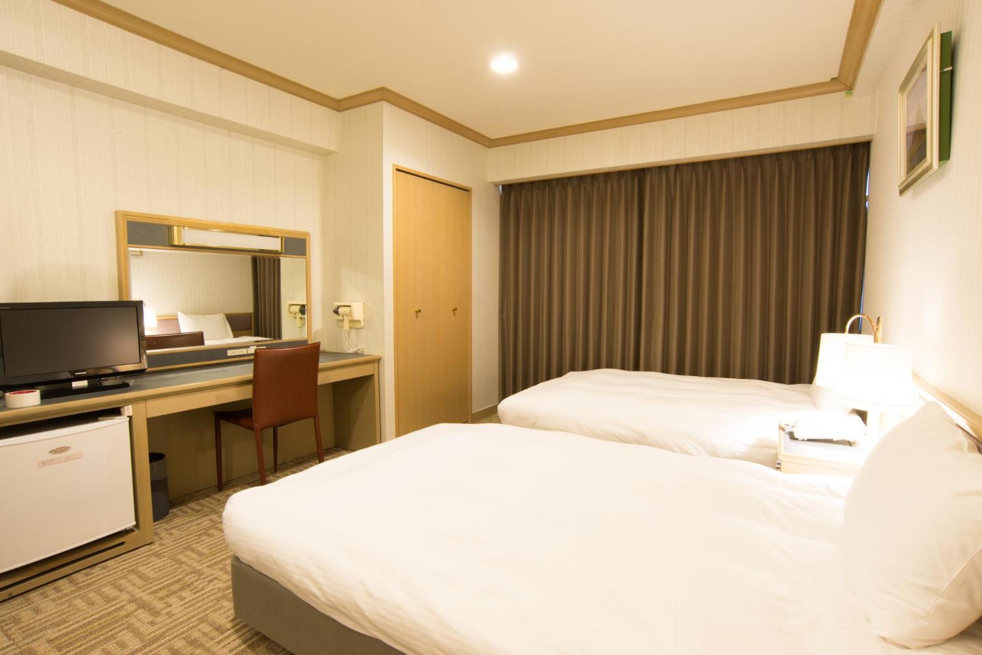 Deluxe Double or Twin Room - Photo 4