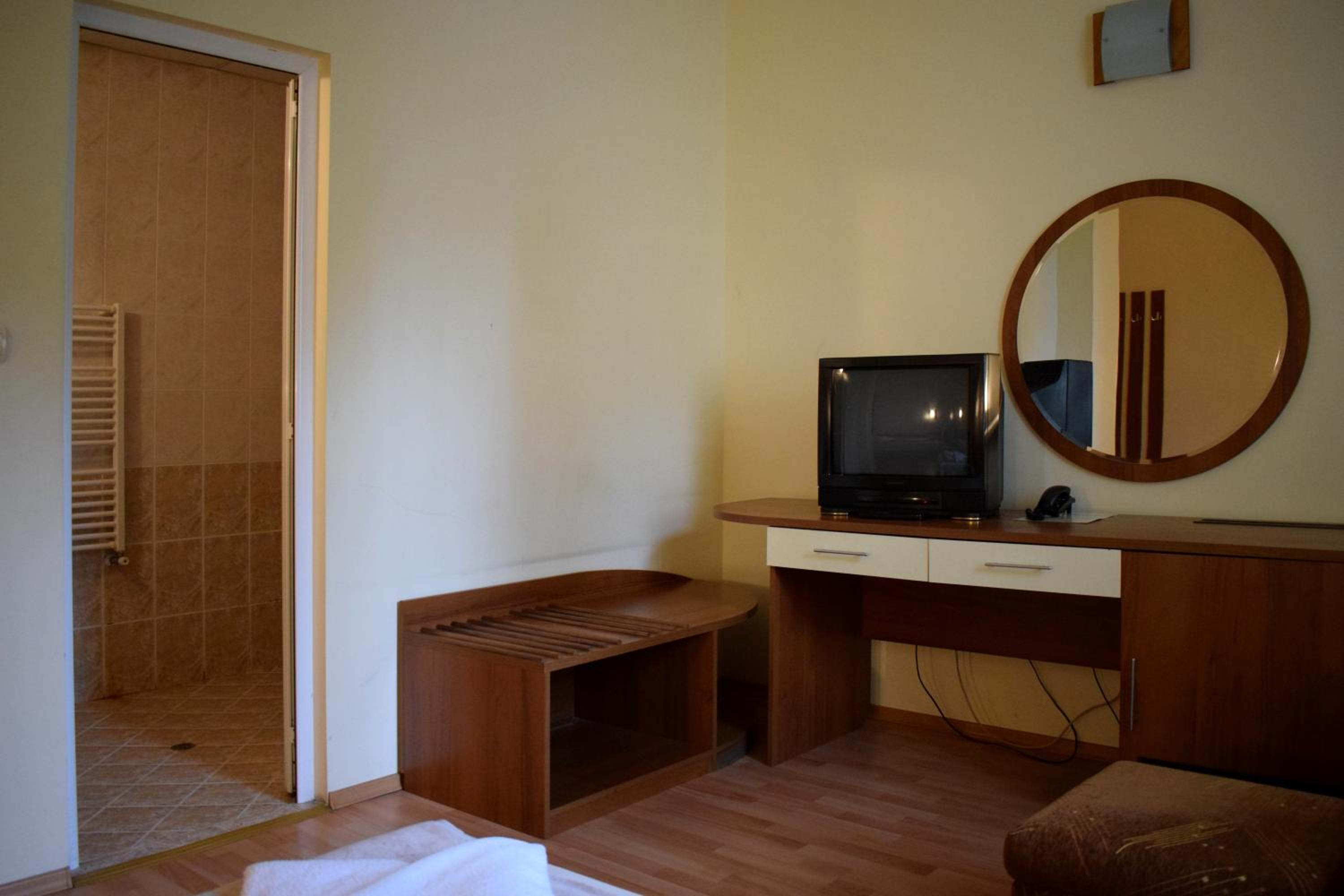 Triple Room with Bathroom photo 3
