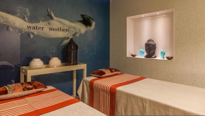 Double or Twin Room with Spa Access - Photo 6