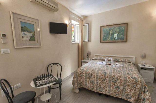 Large Double or Twin Room