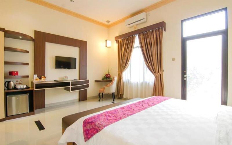 Deluxe Queen Room - Photo 8