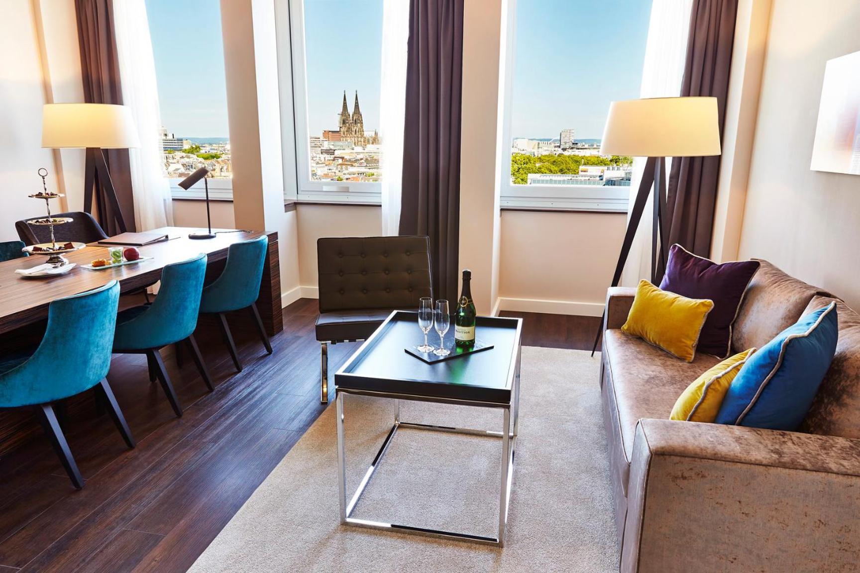 Executive Room - Photo 2