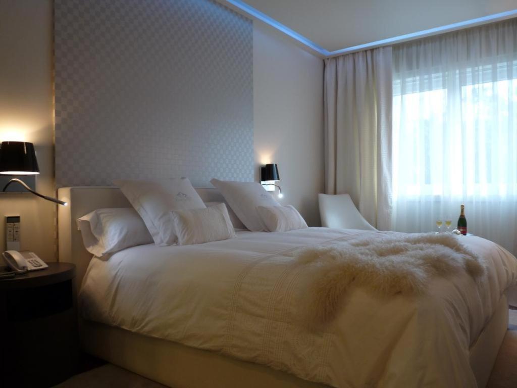 Double or Twin Room with Spa Access - Photo 7