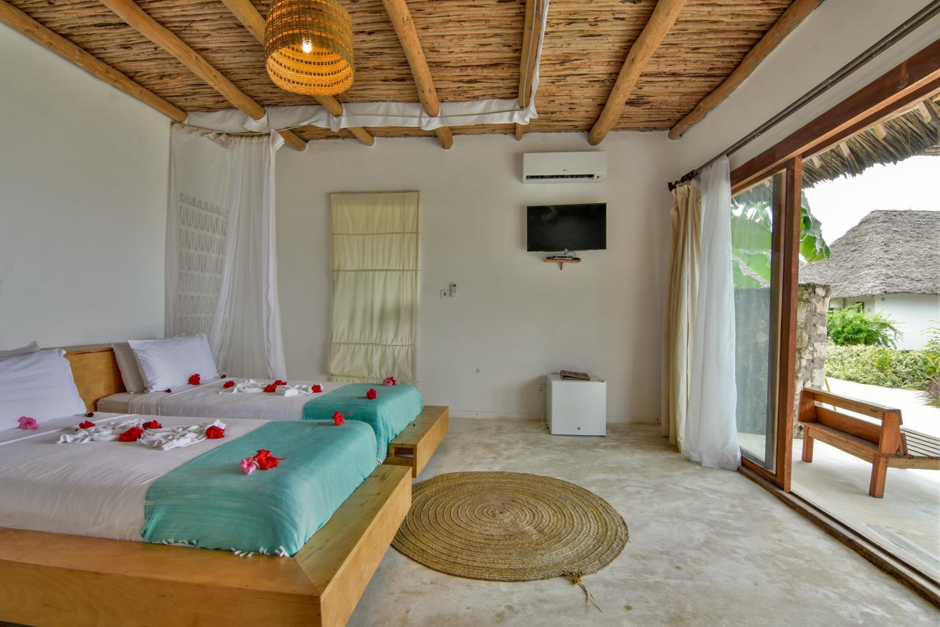 Suite with Garden View - Photo 10