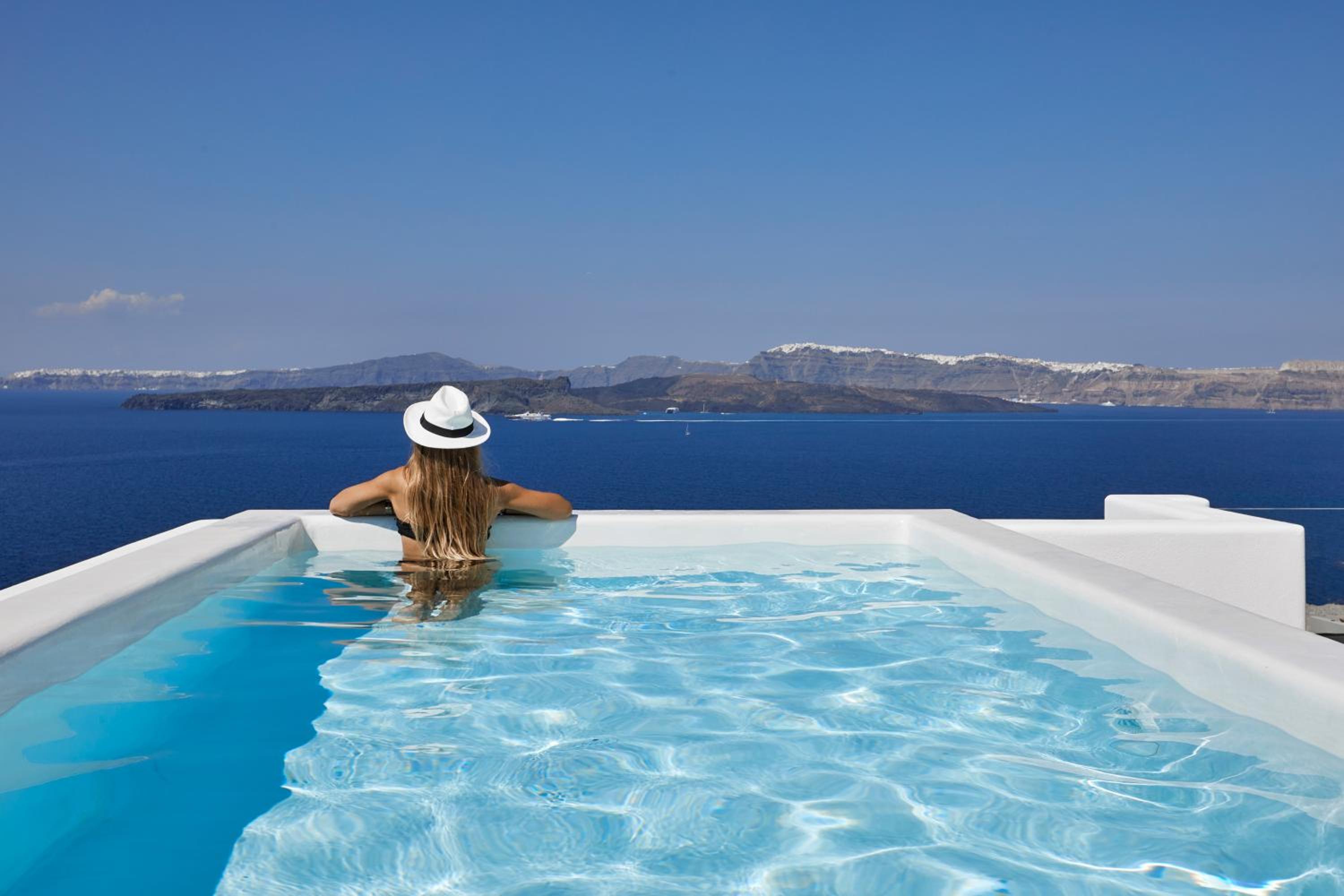 Prestige Suite with Infinity Heated Private Pool photo 2