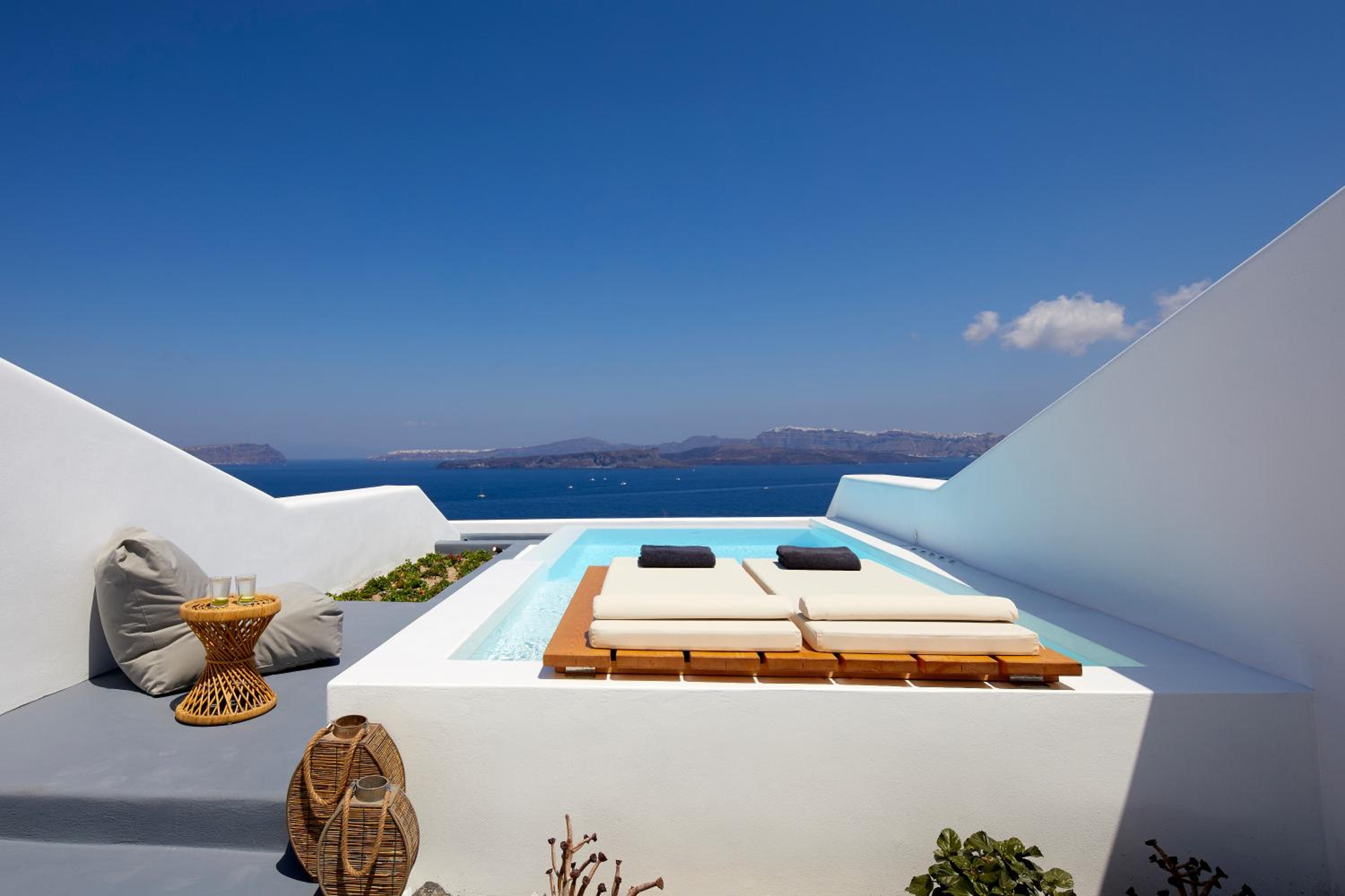 Honeymoon Suite with Infinity Heated Private Pool - Photo 10