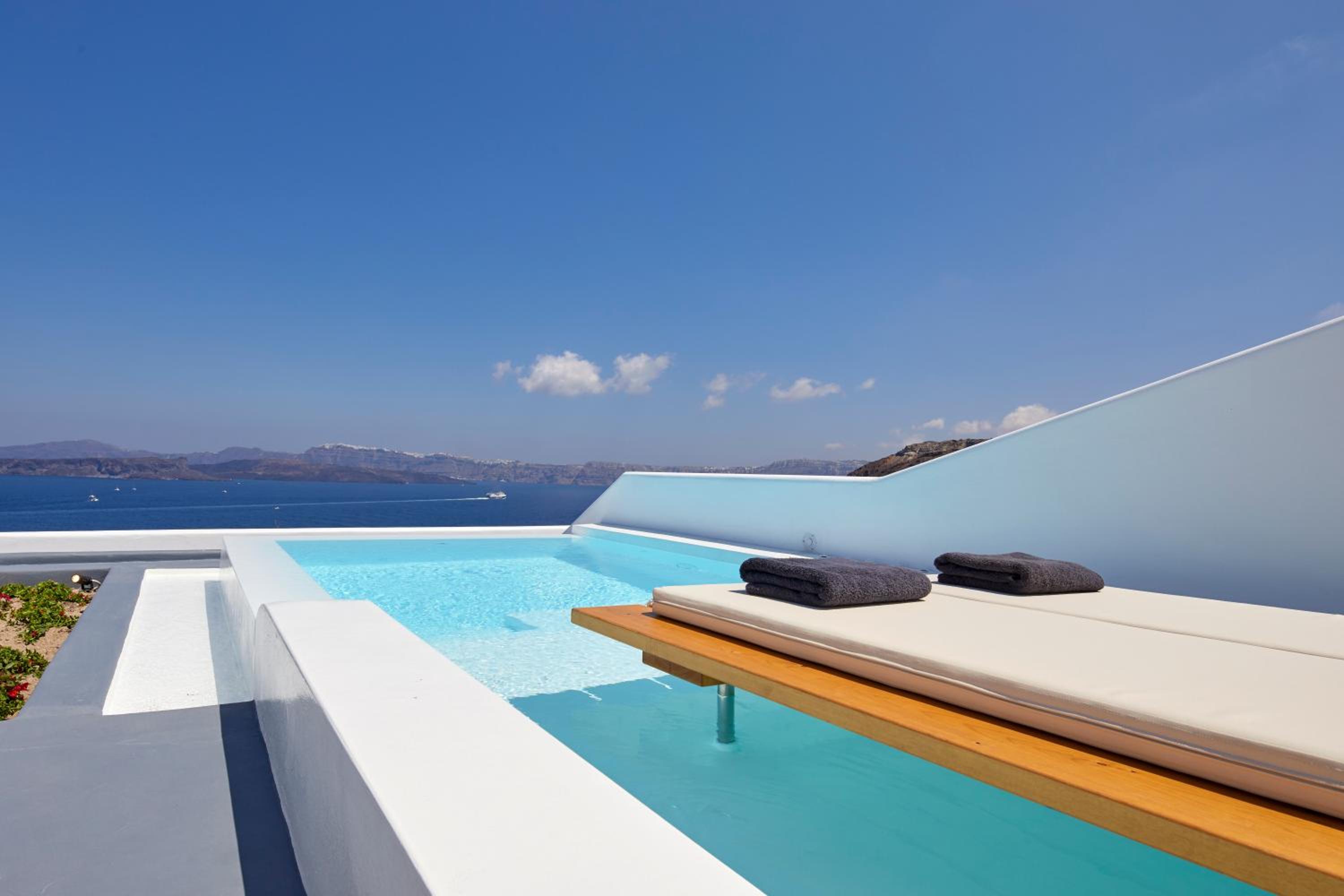 Honeymoon Suite with Infinity Heated Private Pool - Photo 20