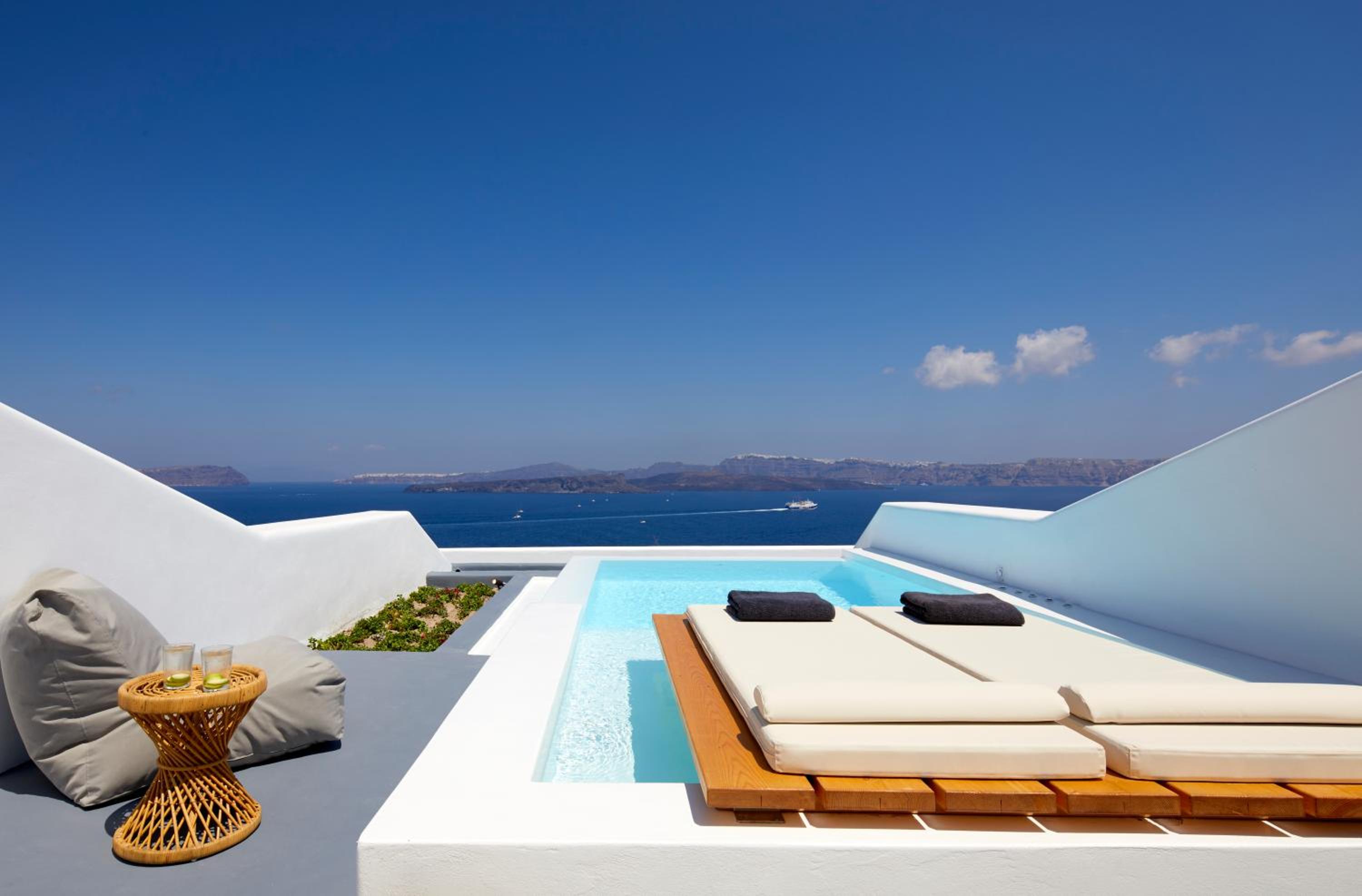 Honeymoon Suite with Infinity Heated Private Pool - Photo 4