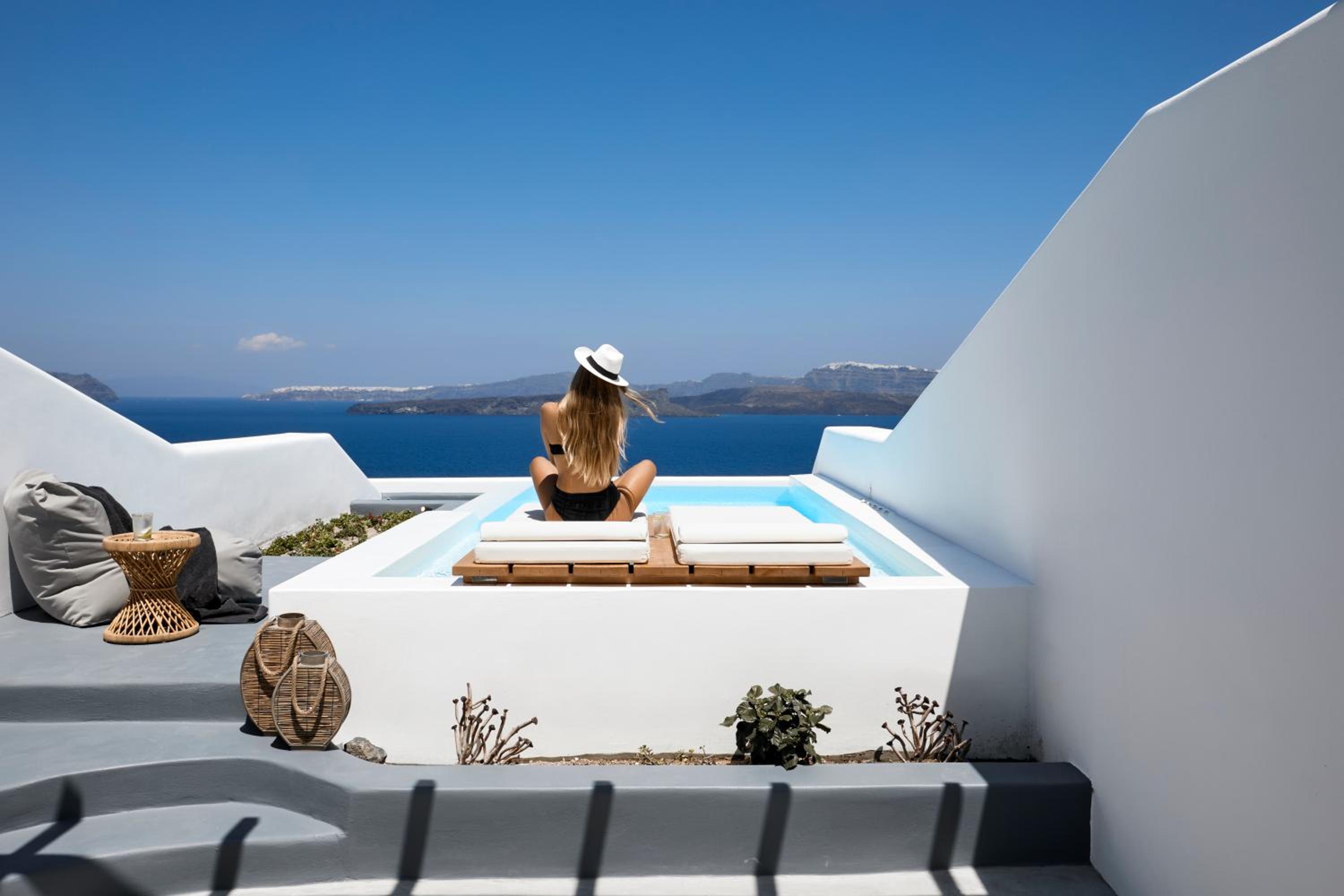 Honeymoon Suite with Infinity Heated Private Pool - Photo 2
