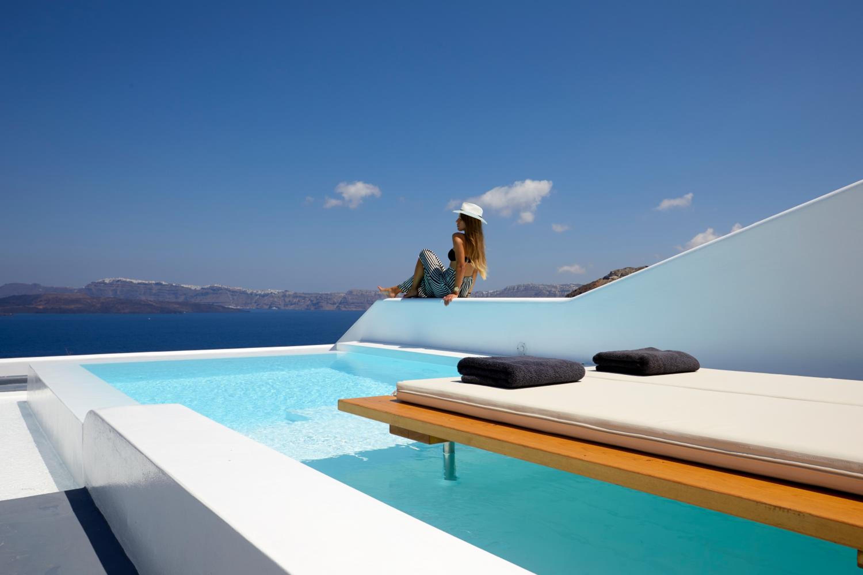 Honeymoon Suite with Infinity Heated Private Pool - Photo 3