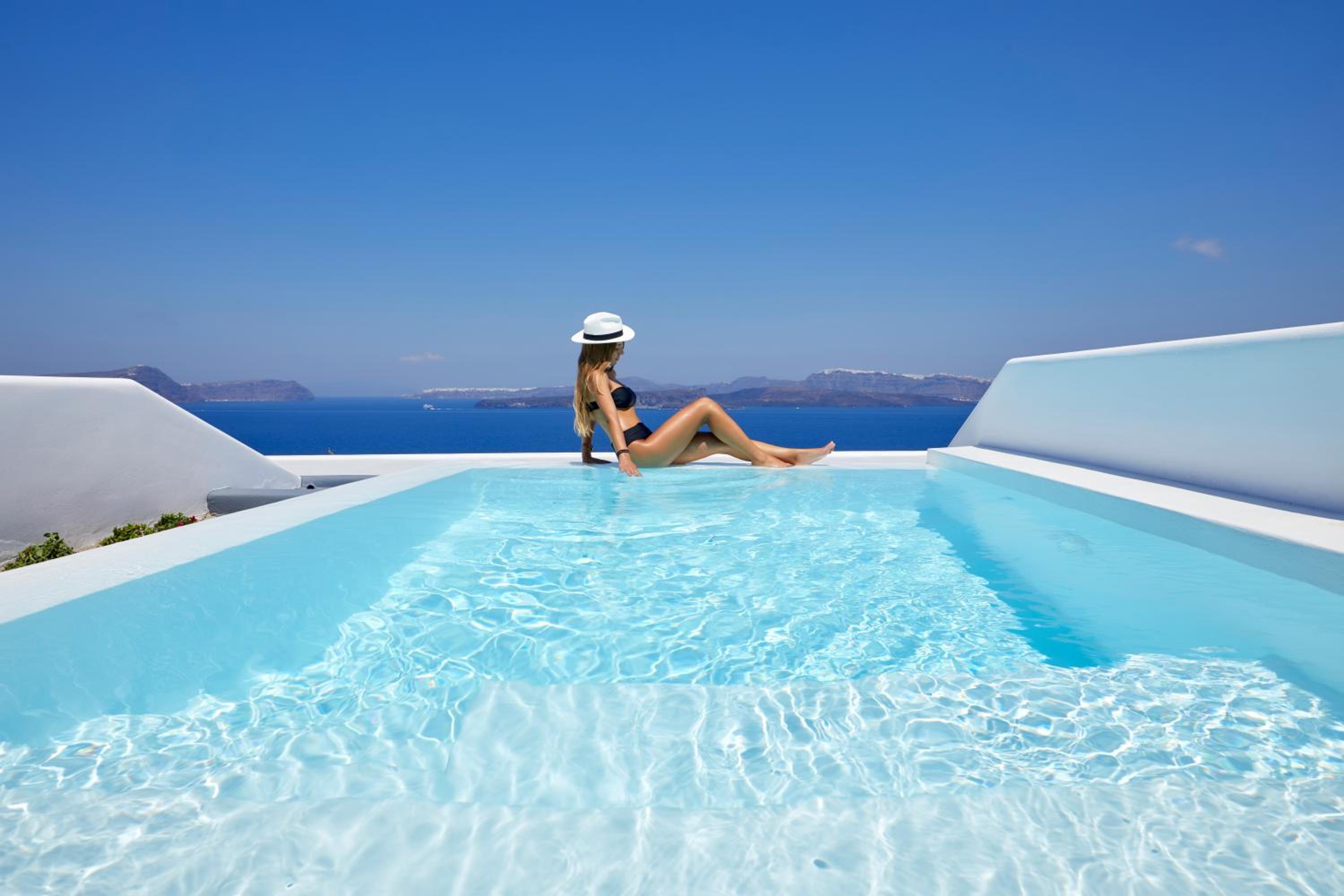 Honeymoon Suite with Infinity Heated Private Pool - Photo 8