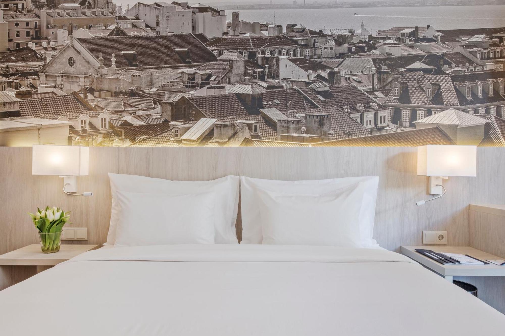 Double or Twin Room thumbnail 6