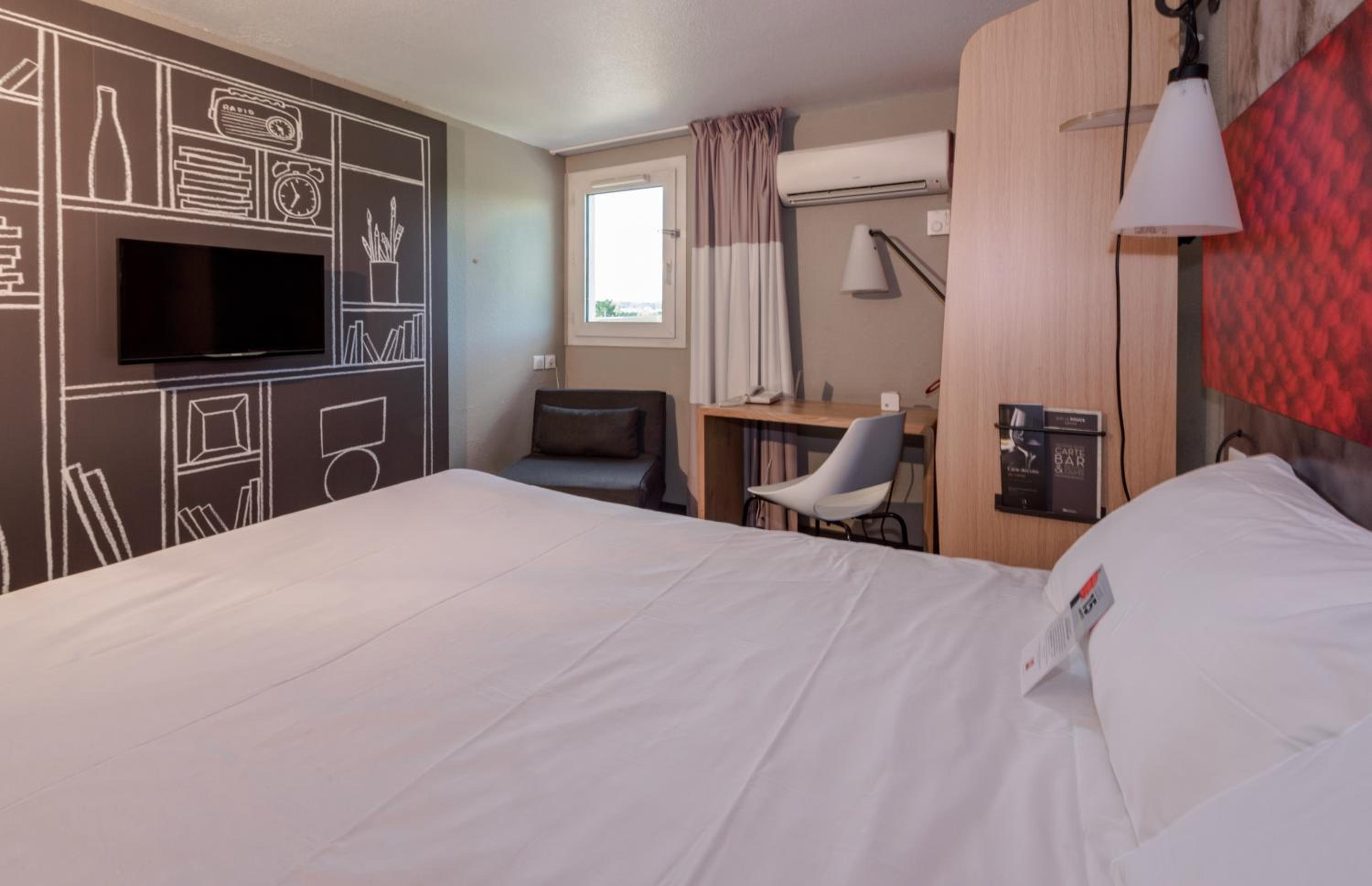 Standard Double Room - Photo 9