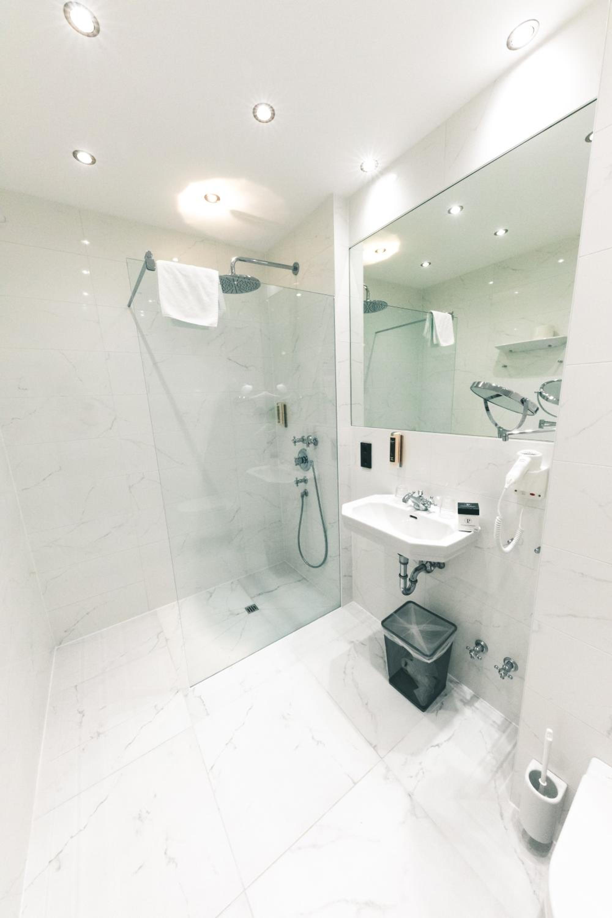 Deluxe Double Room (Plus)