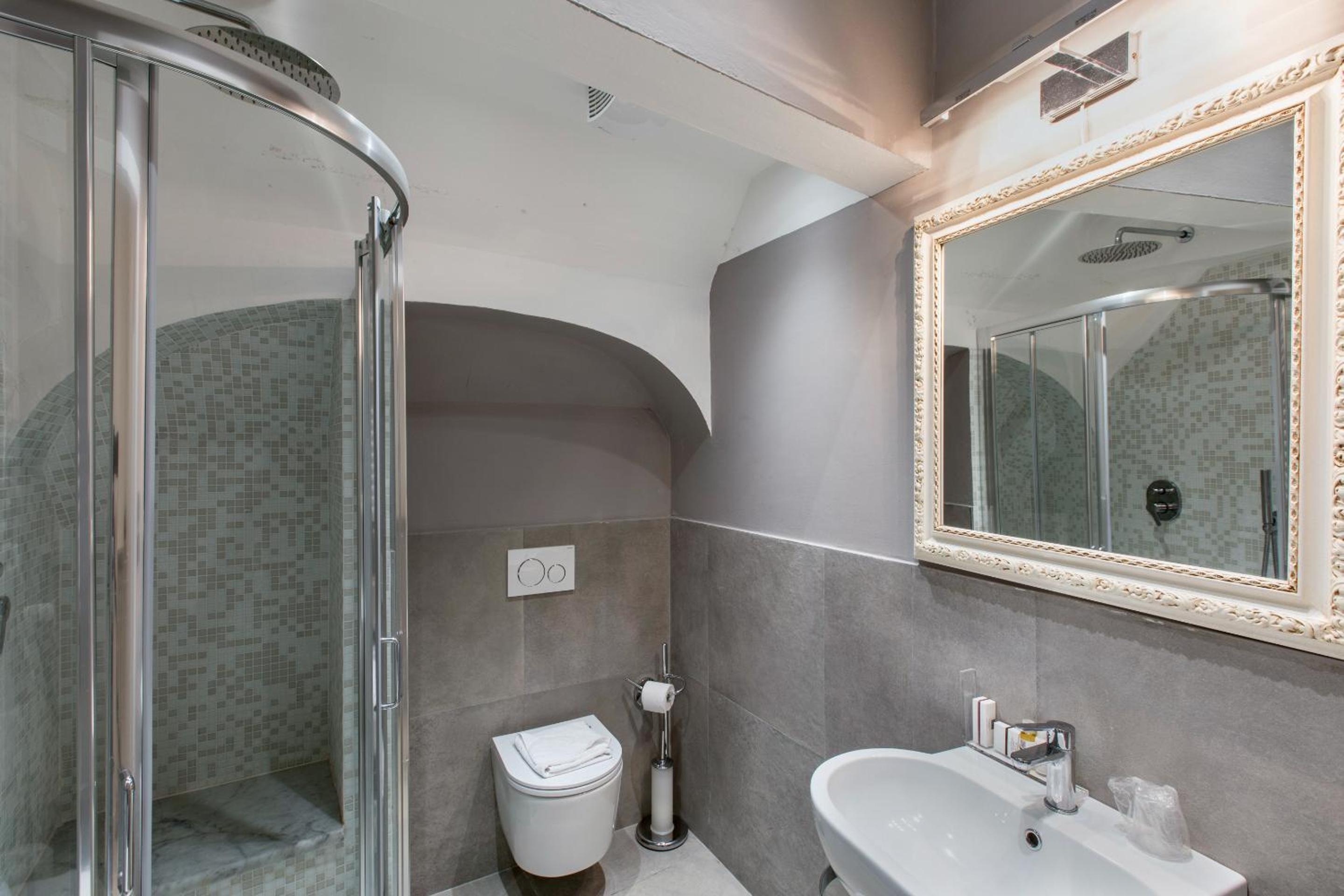 Double Room with Private External Bathroom photo 2
