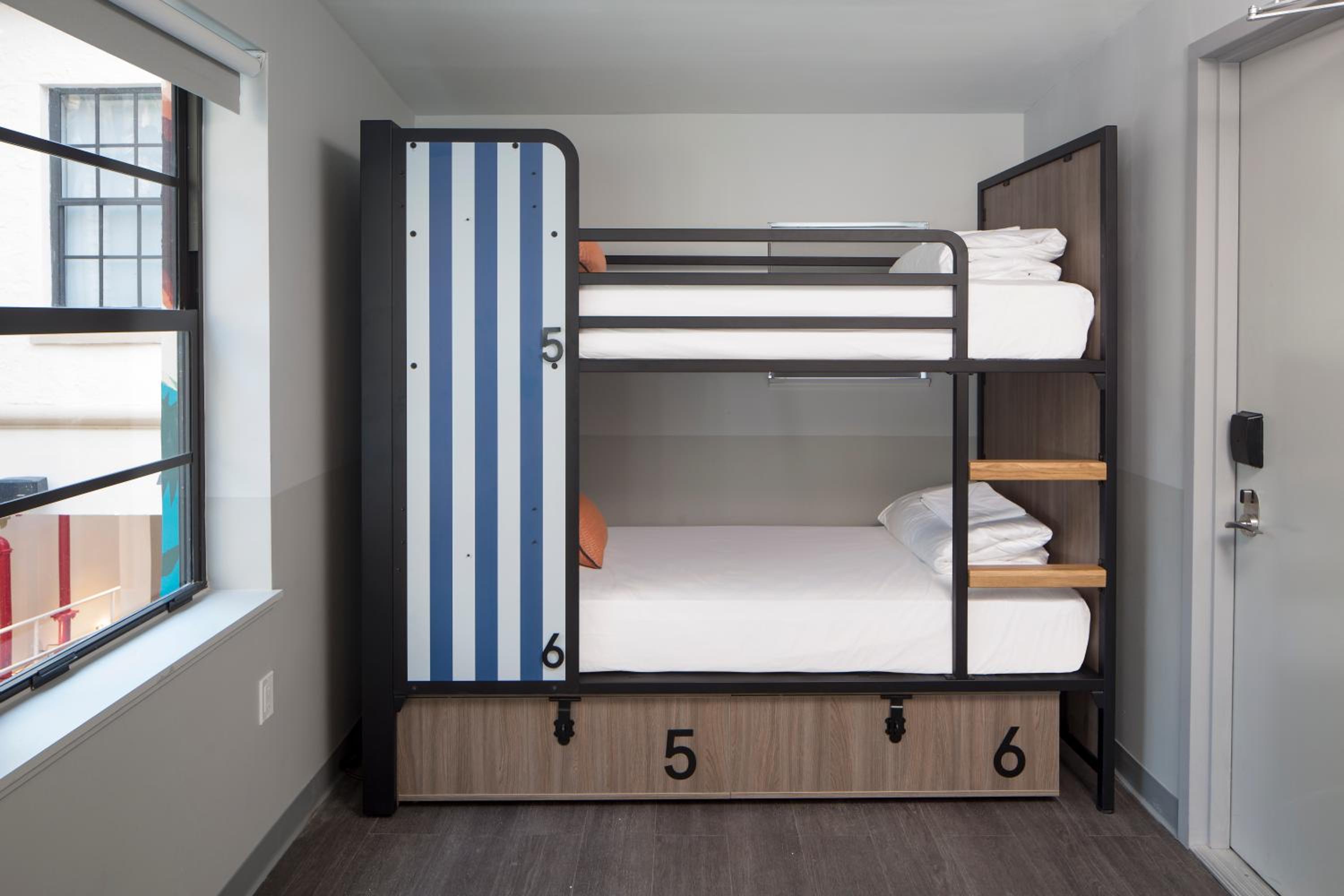 Bed in 10-Bed Mixed Dormitory Room thumbnail 6