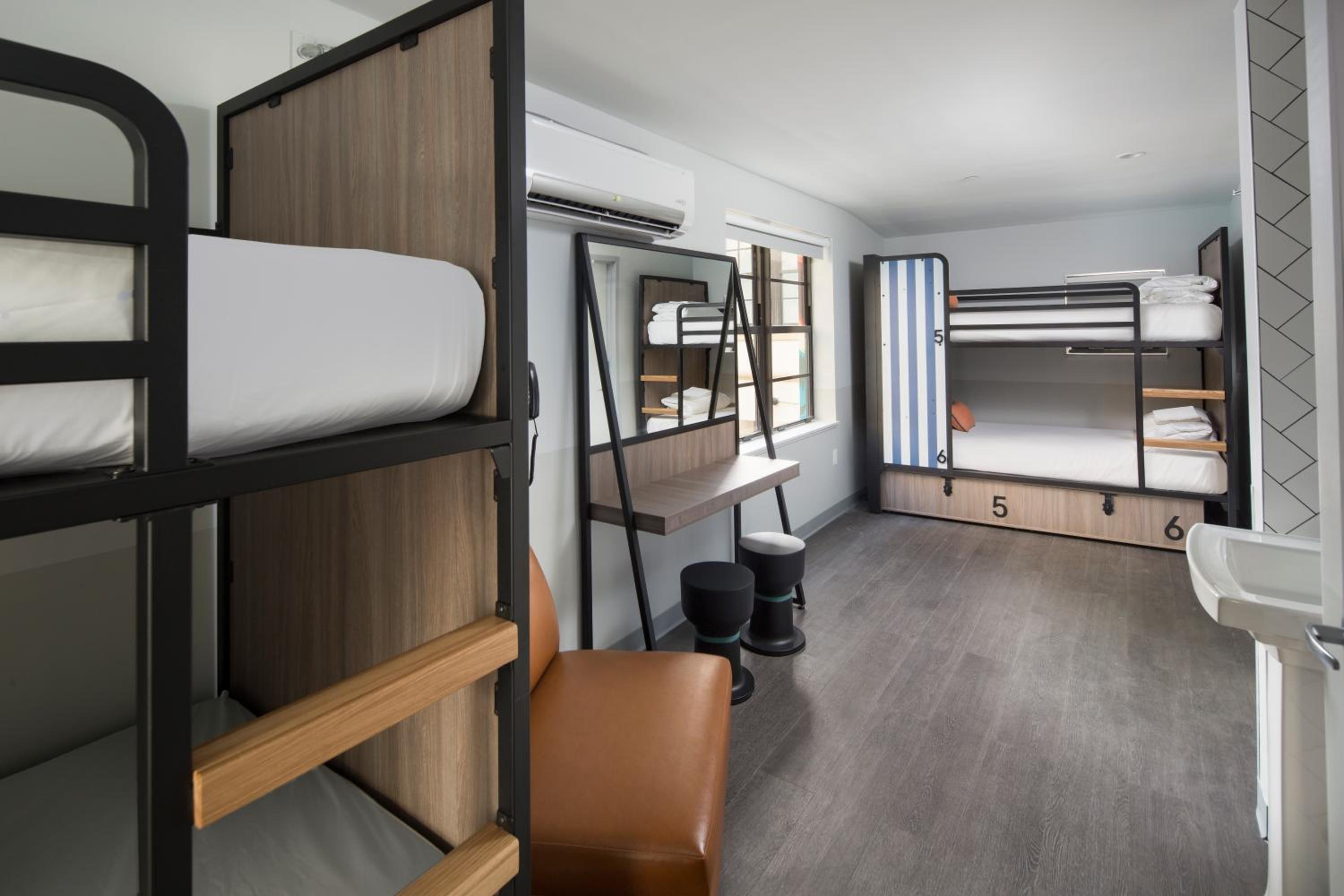 Bed in 10-Bed Mixed Dormitory Room