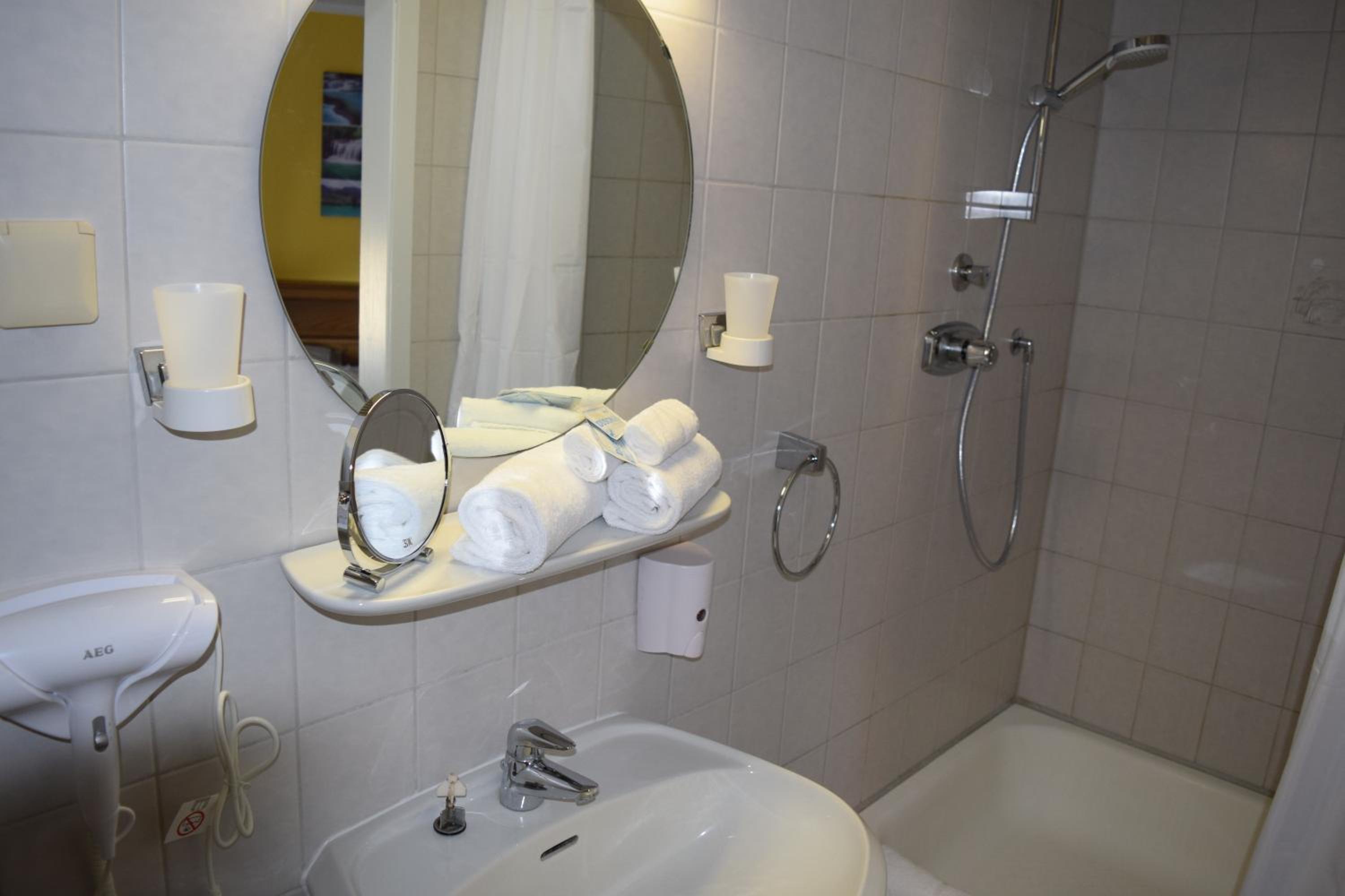 Double Room - Photo 5