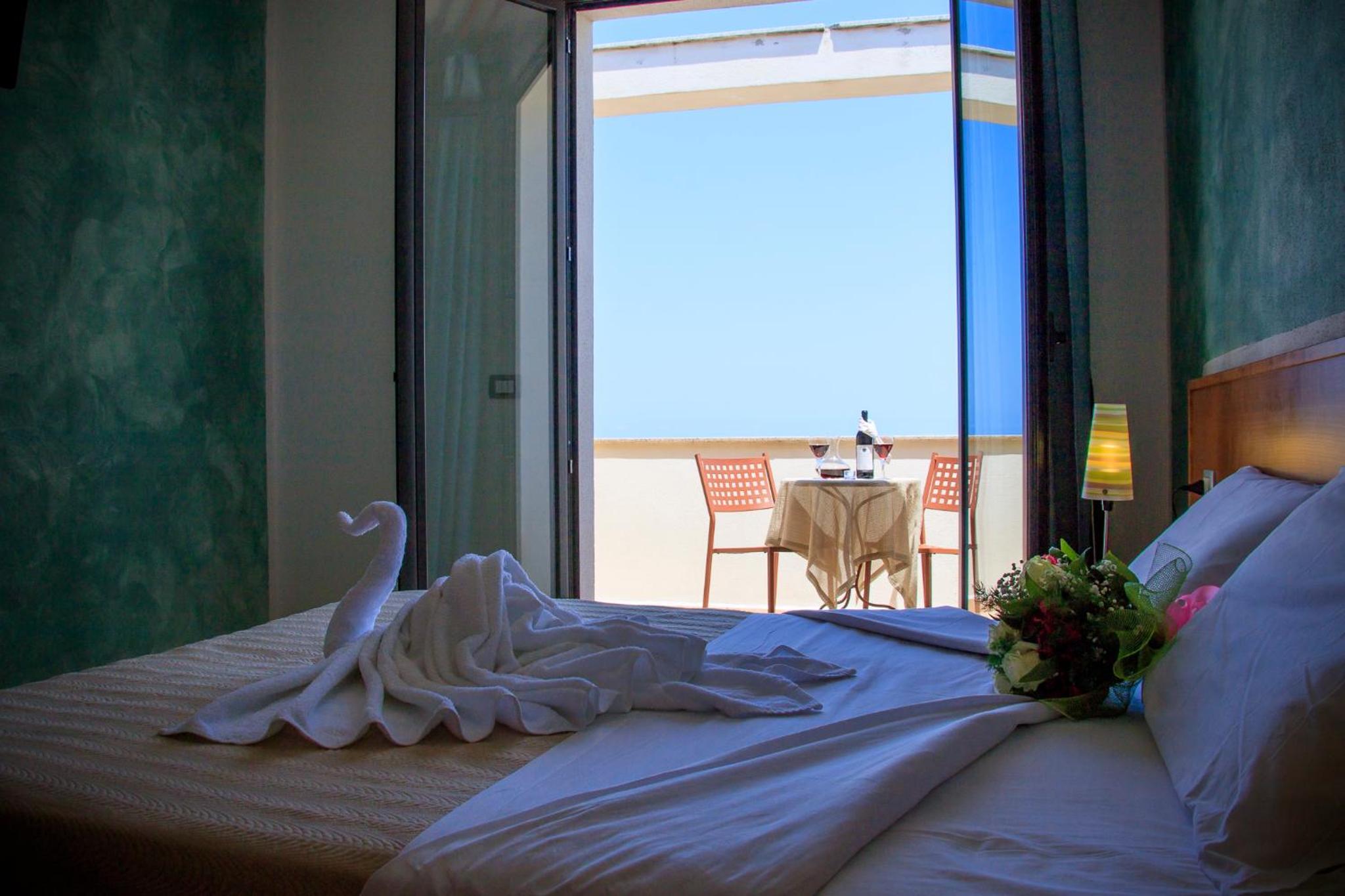 Double Room with Balcony photo 3