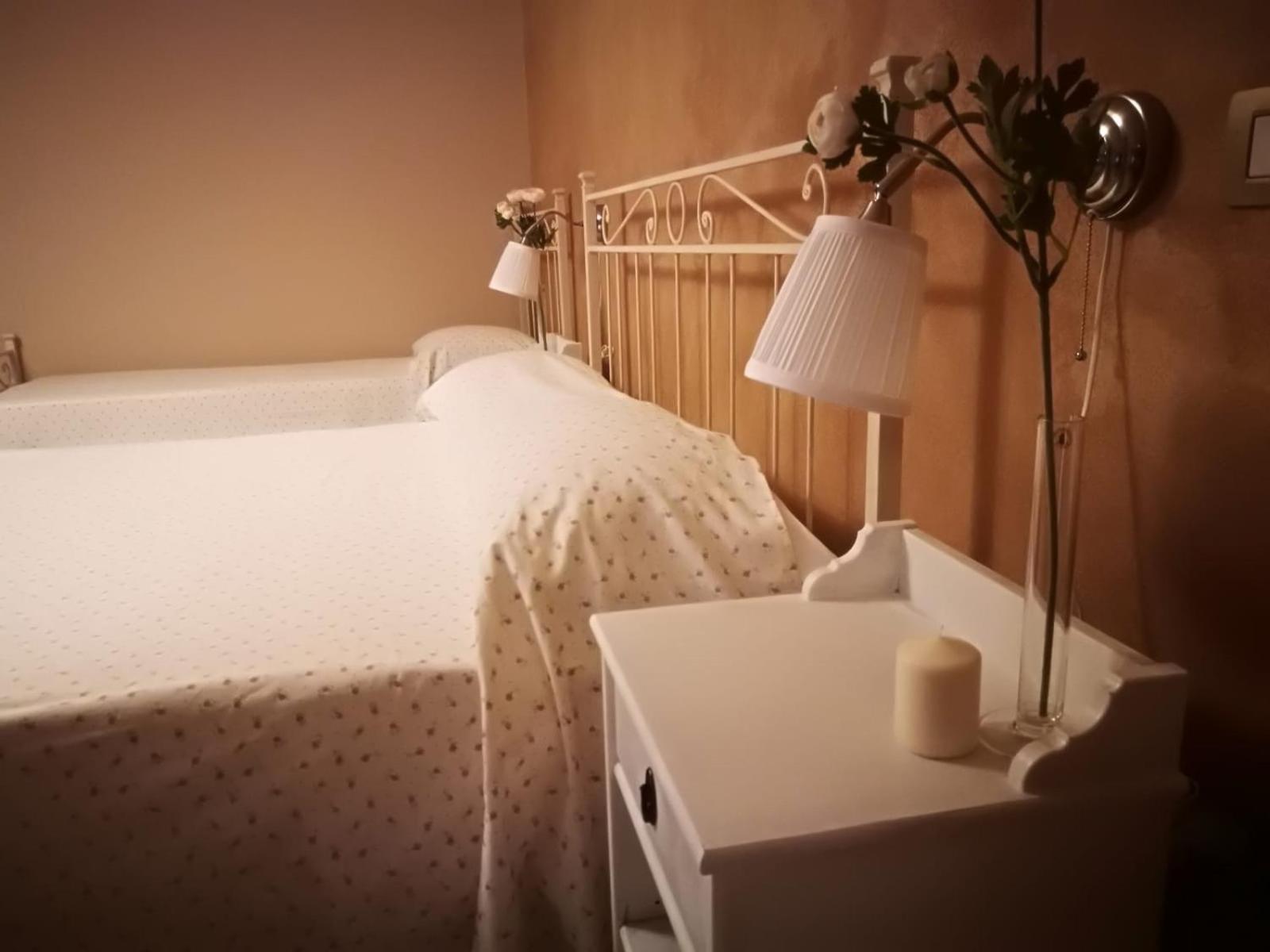 Double Room - Photo 2