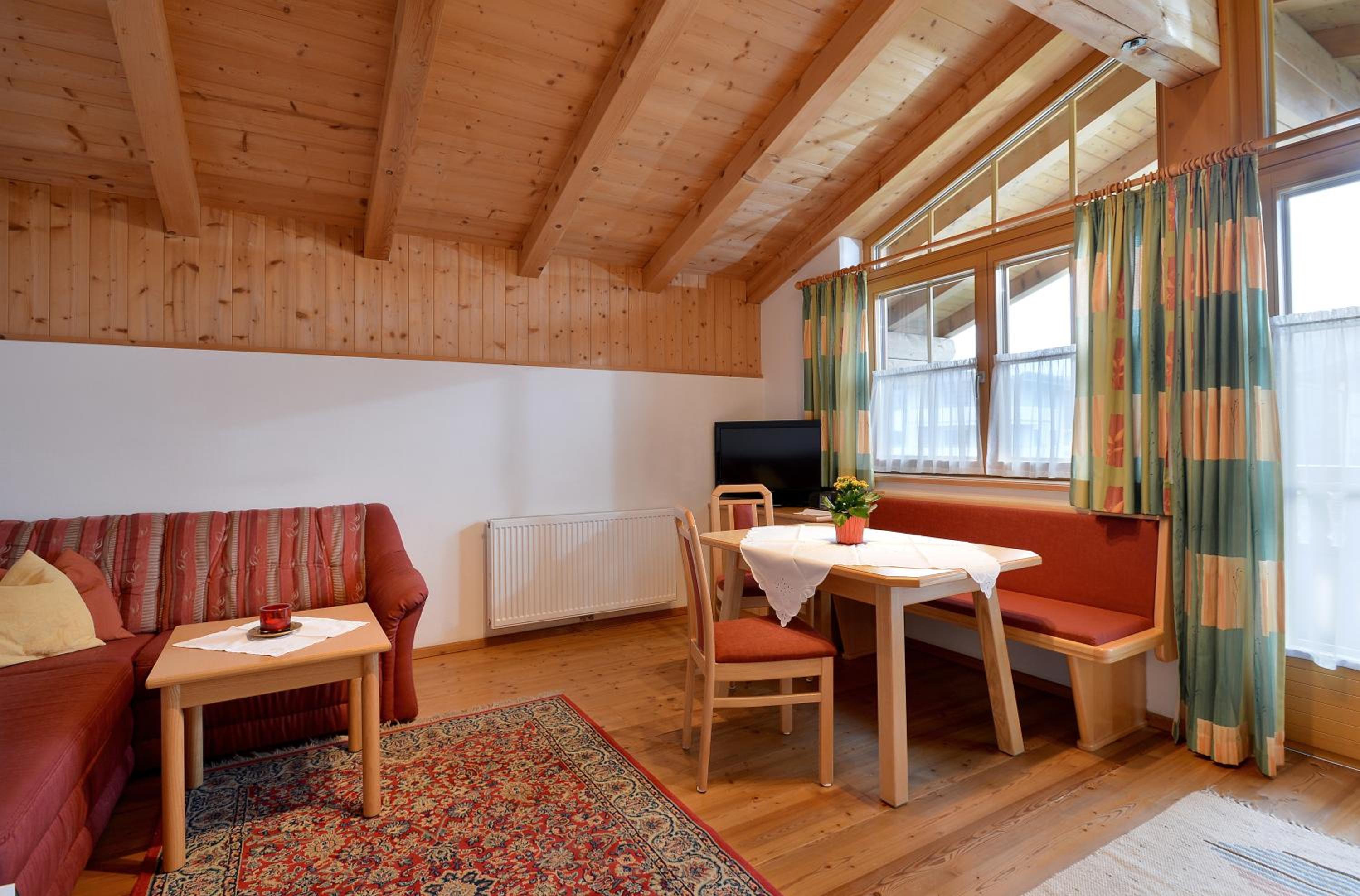 One-Bedroom Apartment photo 1