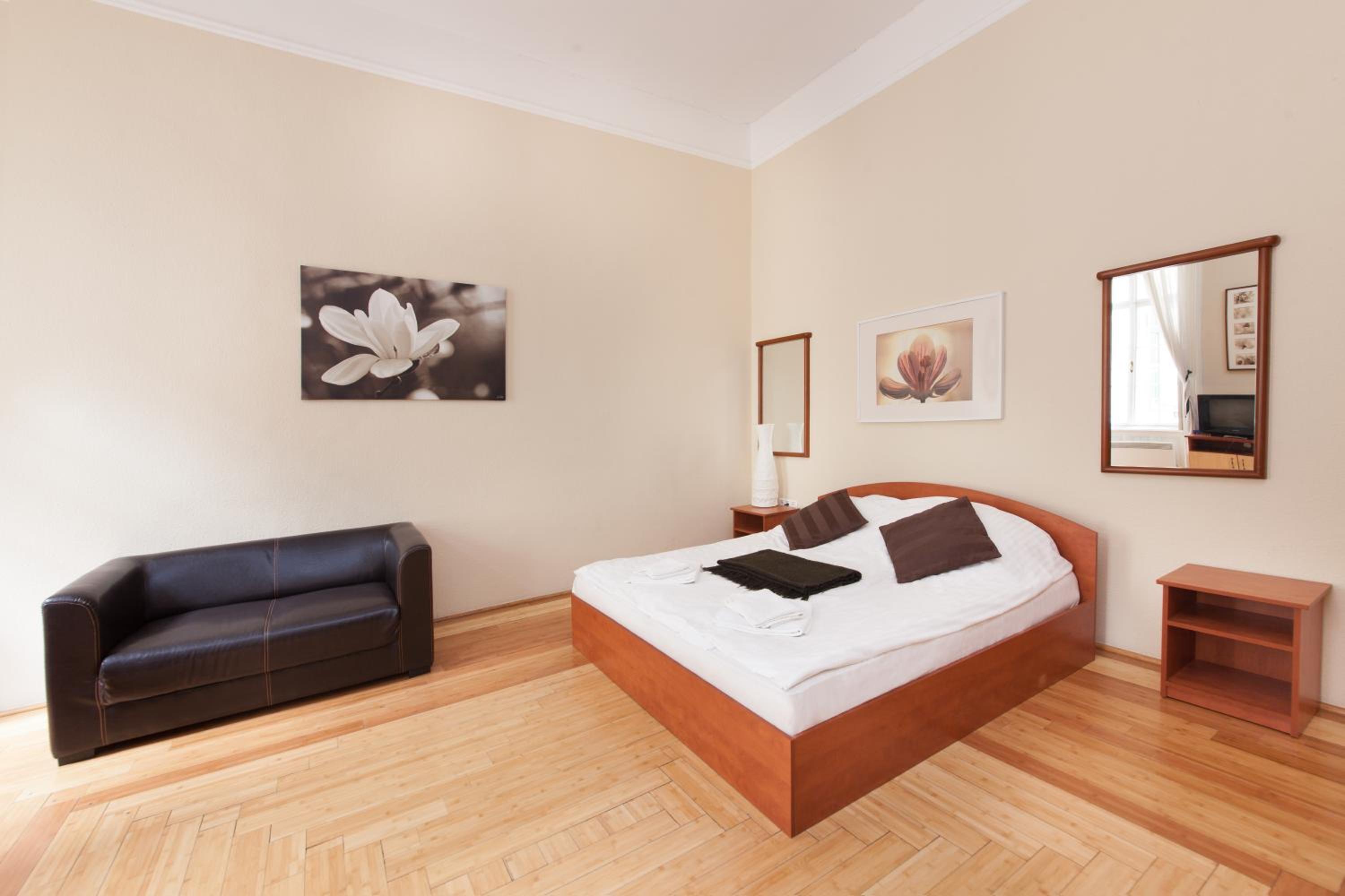 Studio Apartment
