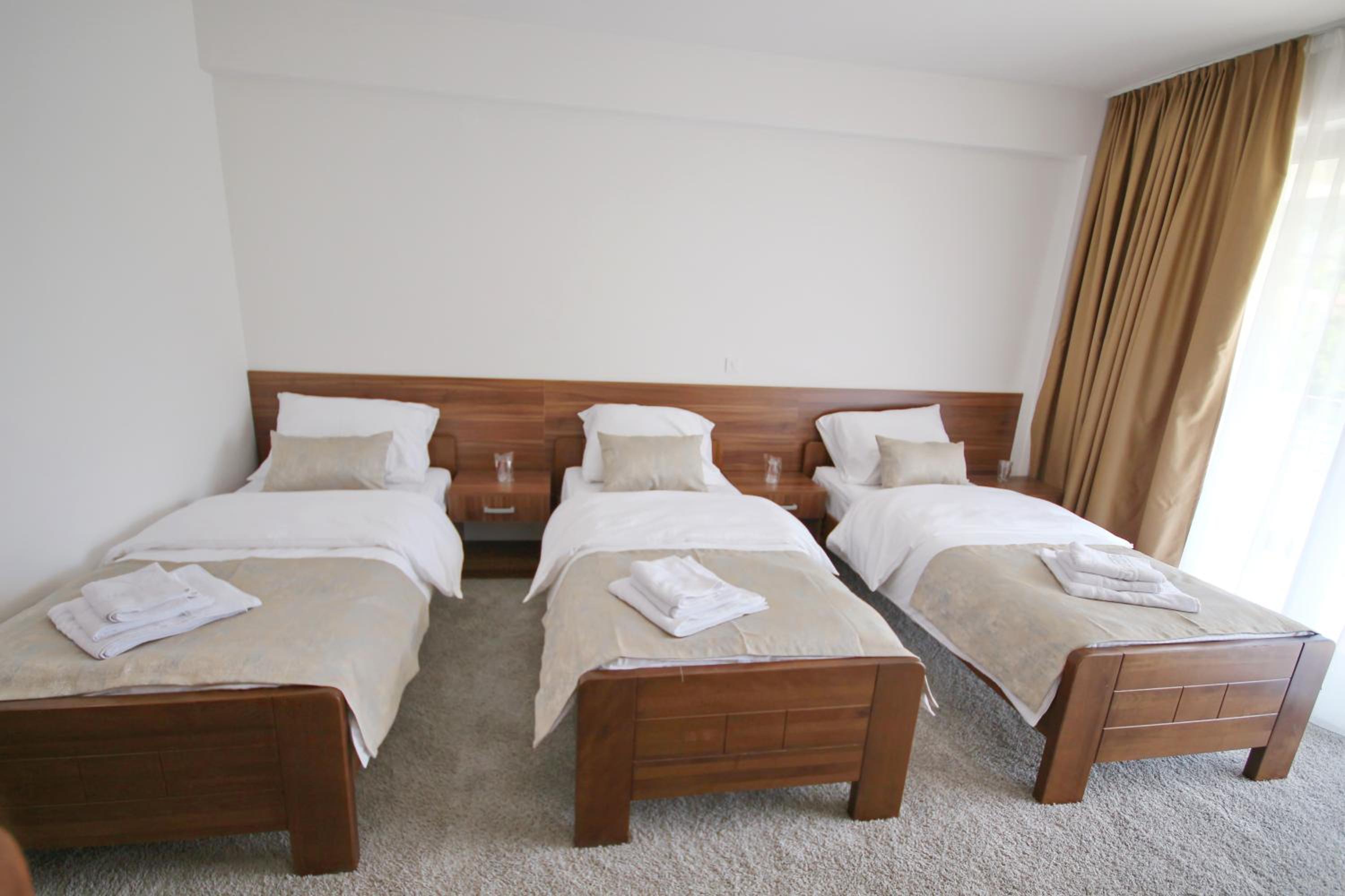 Standard Triple Room photo 2