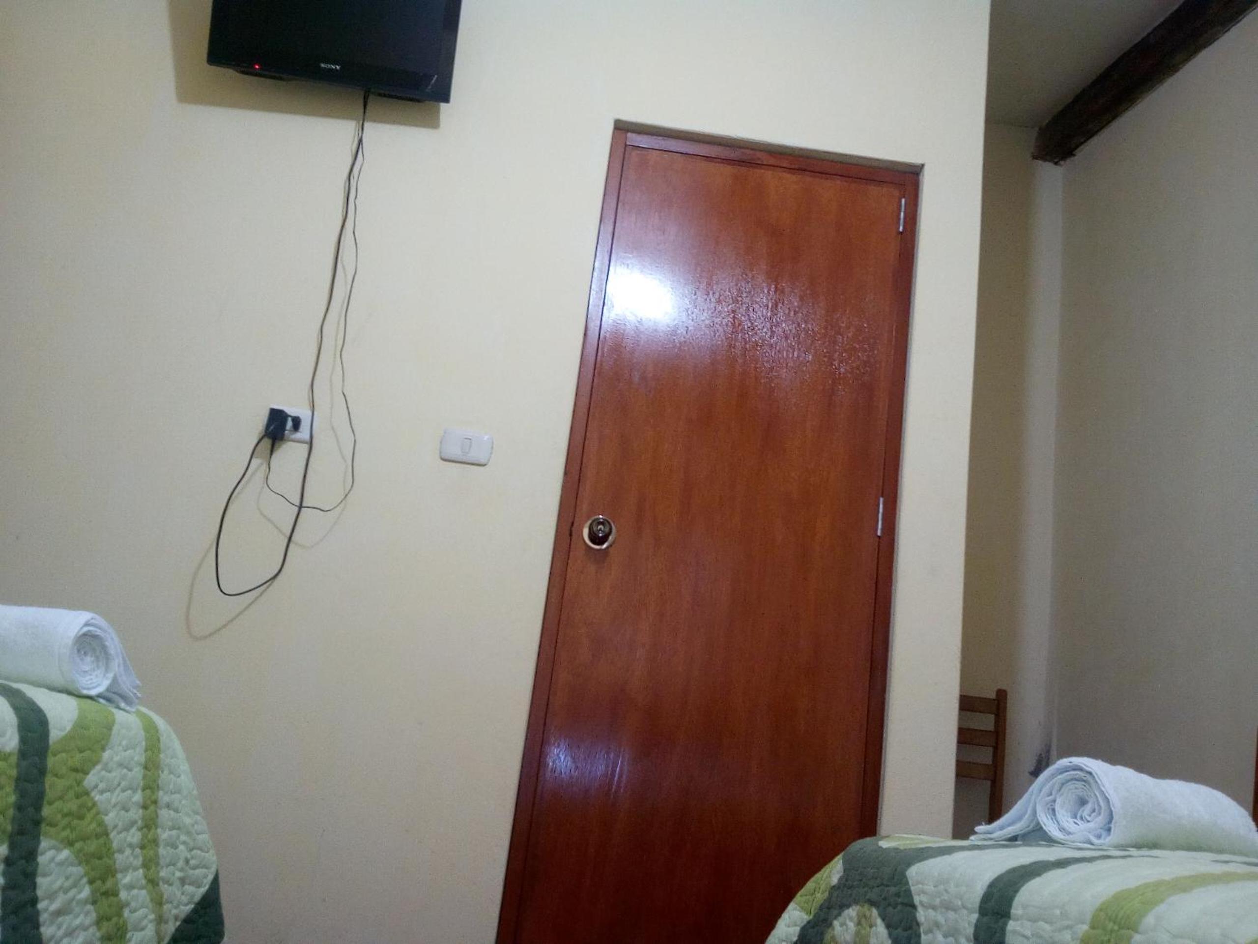 Twin Room with Private Bathroom photo 2