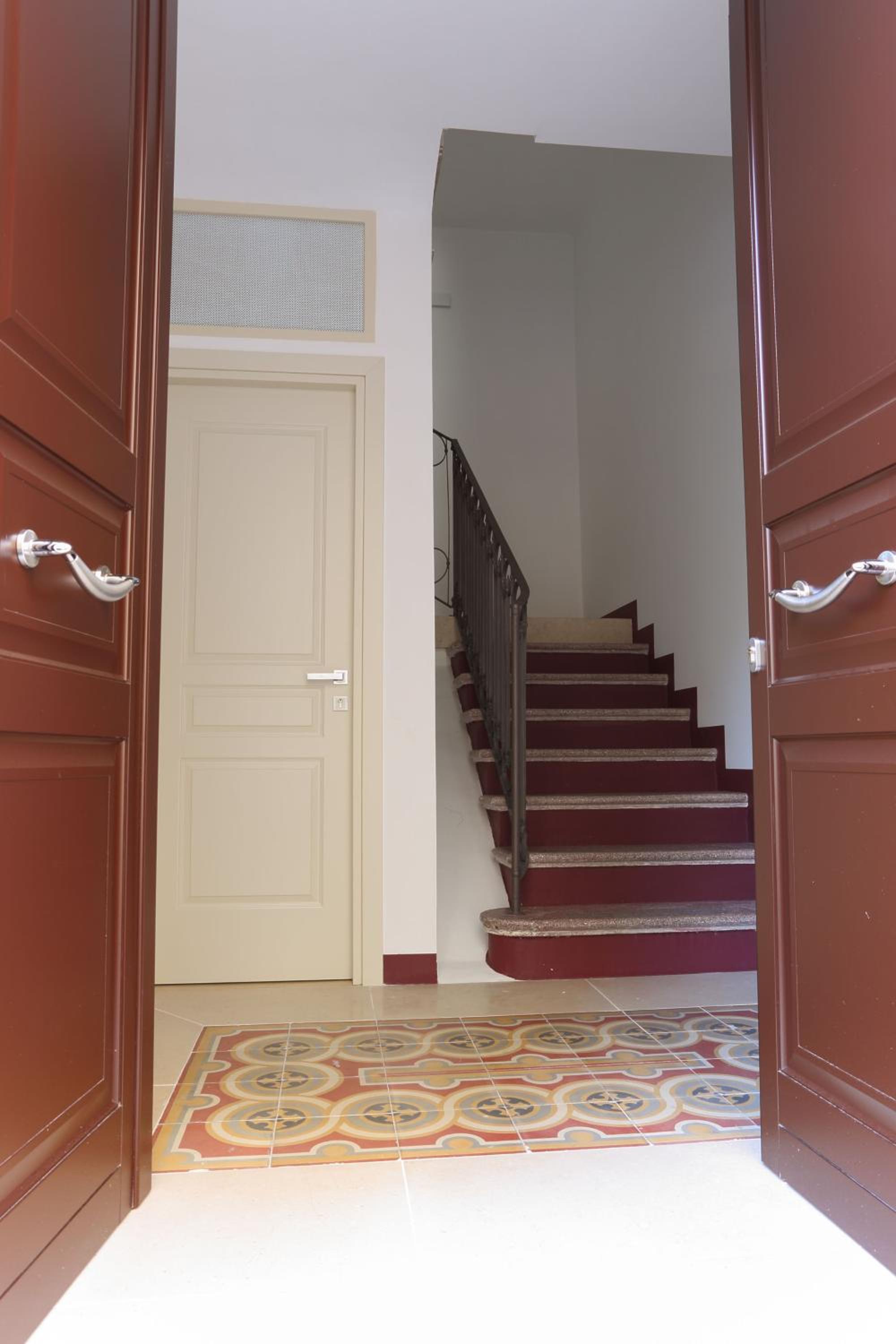 Deluxe King Room - Photo 16