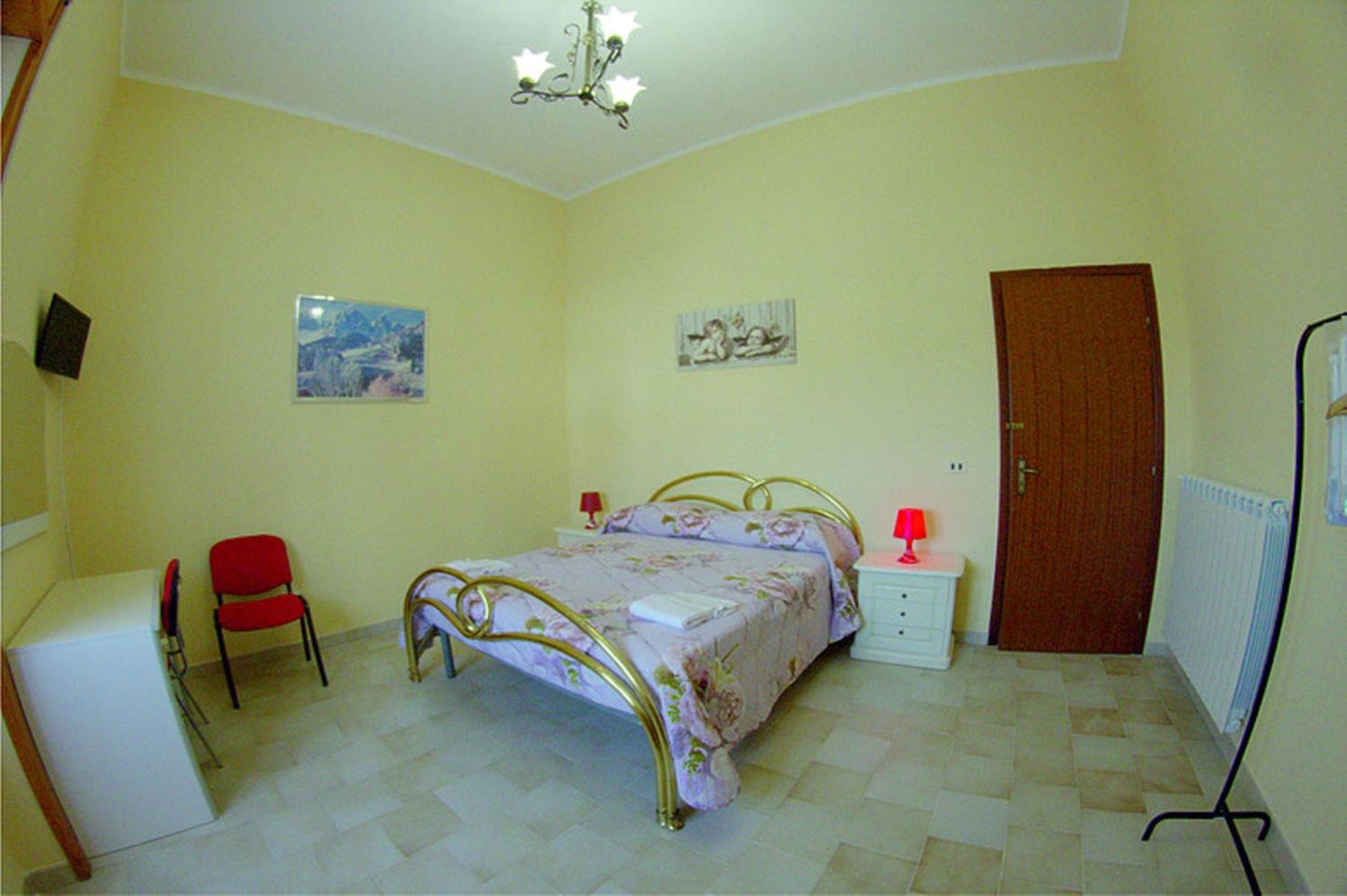 Triple Room - Photo 13
