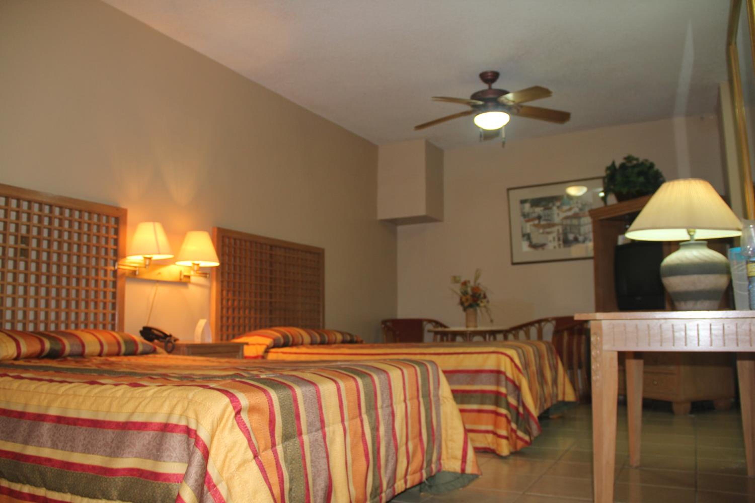 Standard Twin Room - Photo 2