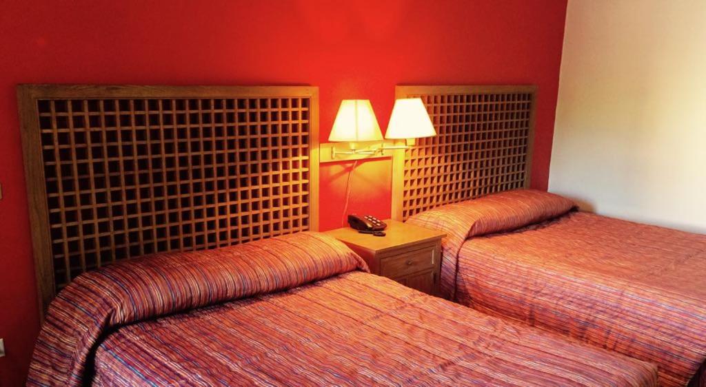 Standard Twin Room - Photo 15