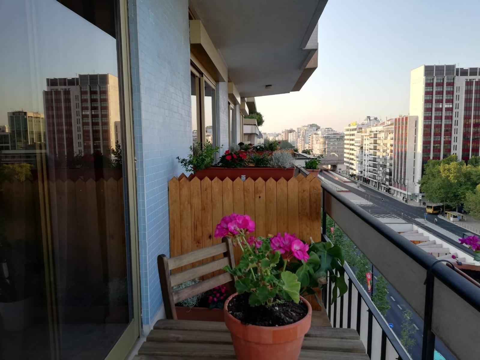 Family Suite with Balcony - Photo 6
