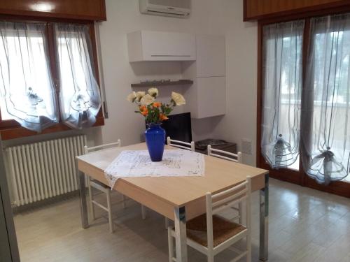 Two-Bedroom Apartment with Balcony D27 photo 3