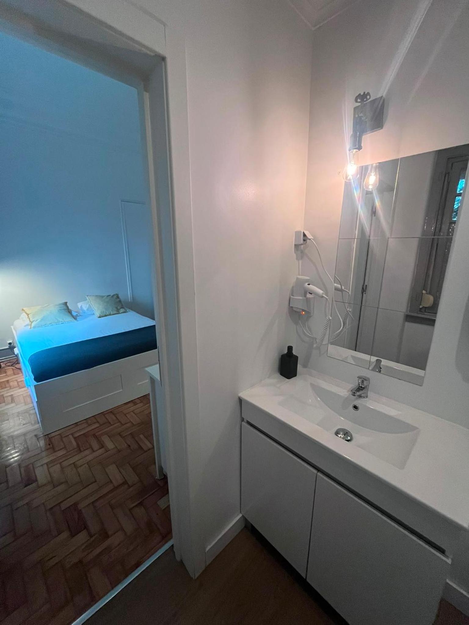 Double Room with Private Bathroom photo 2