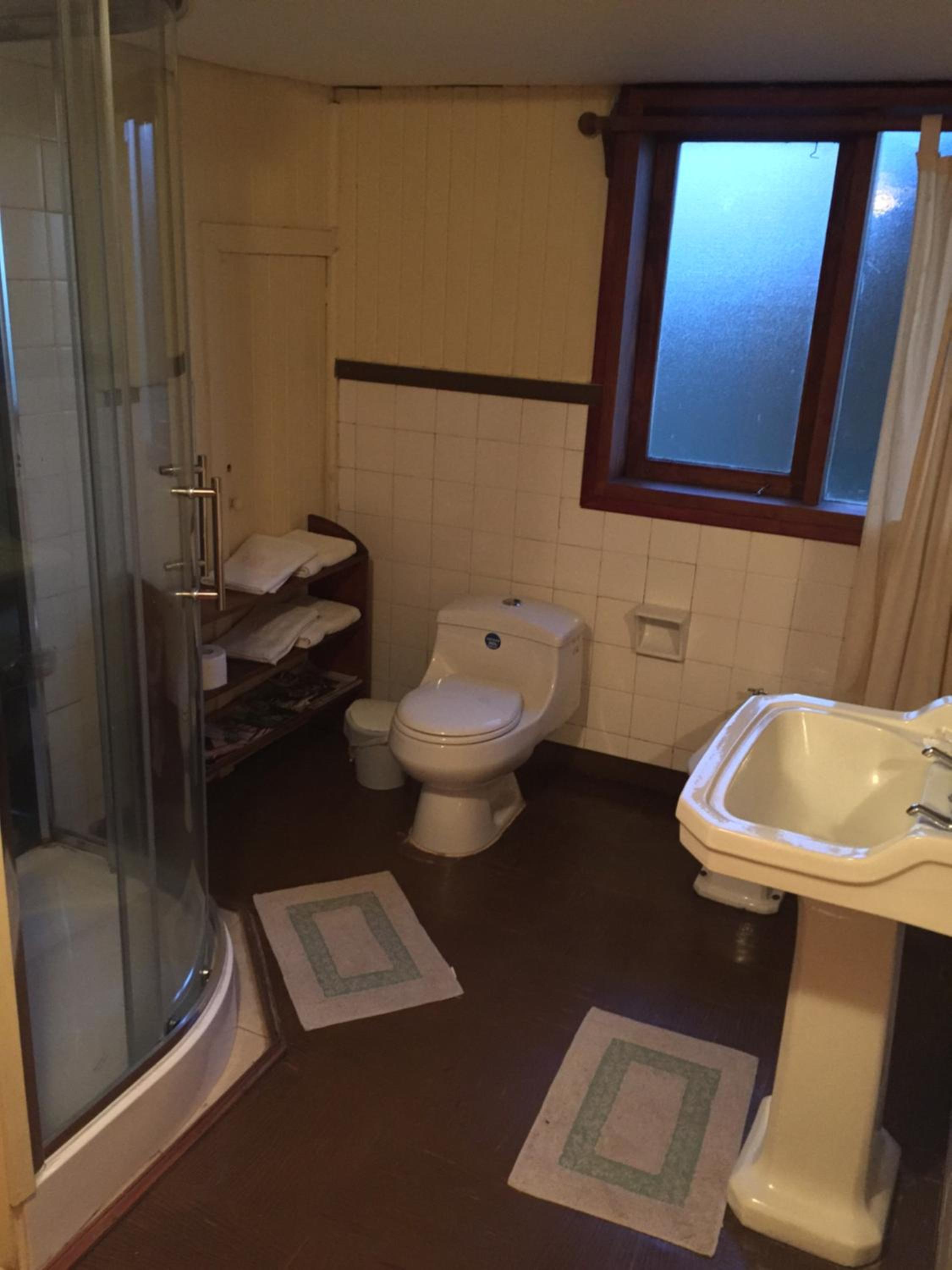 Family Room with Private Bathroom photo 3