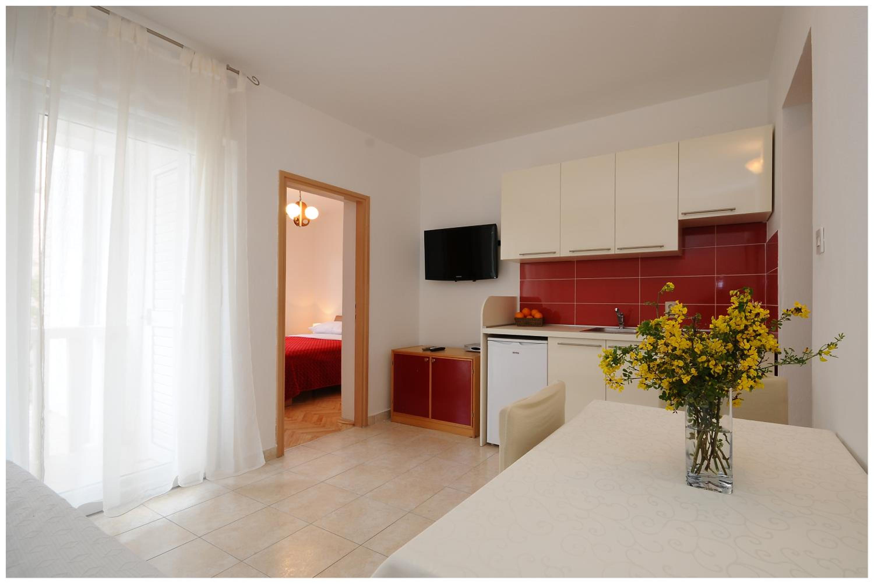 One-Bedroom Apartment - Photo 11