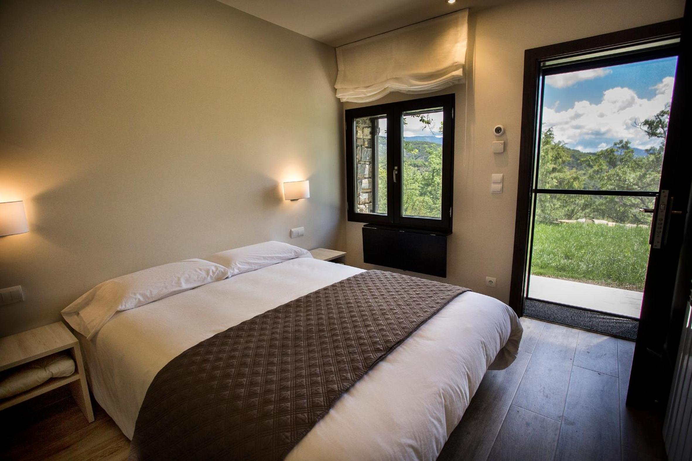 Double Room with Private Bathroom - Photo 8
